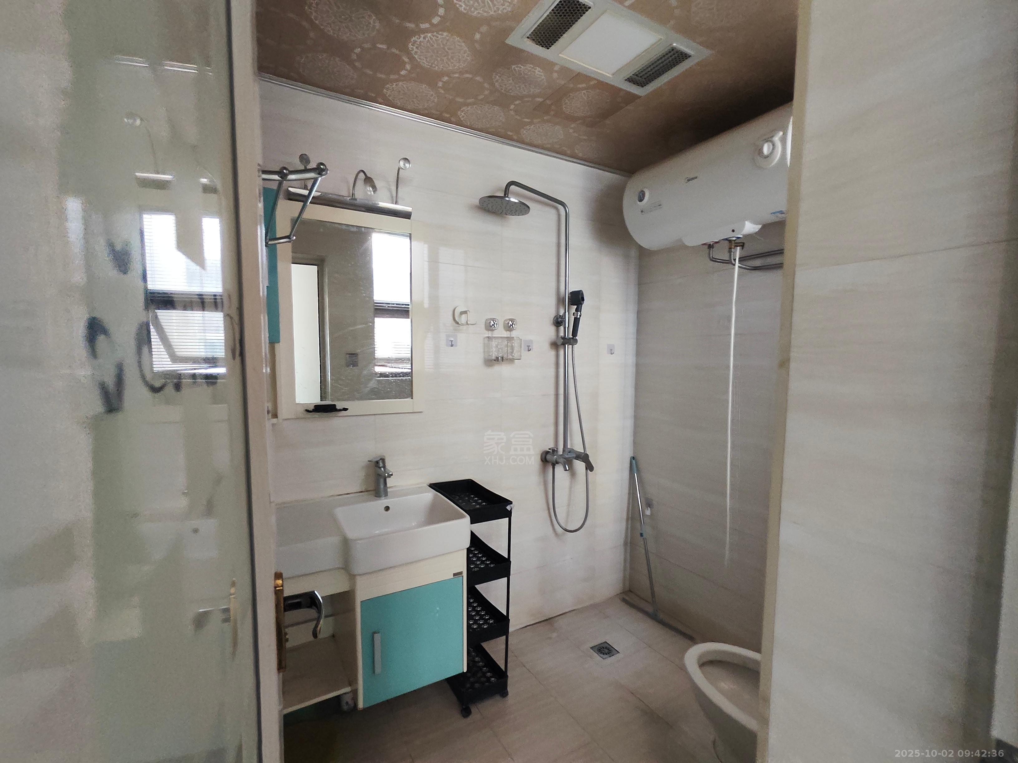 明峰银座  3室2厅2卫   2300.00元/月室内图