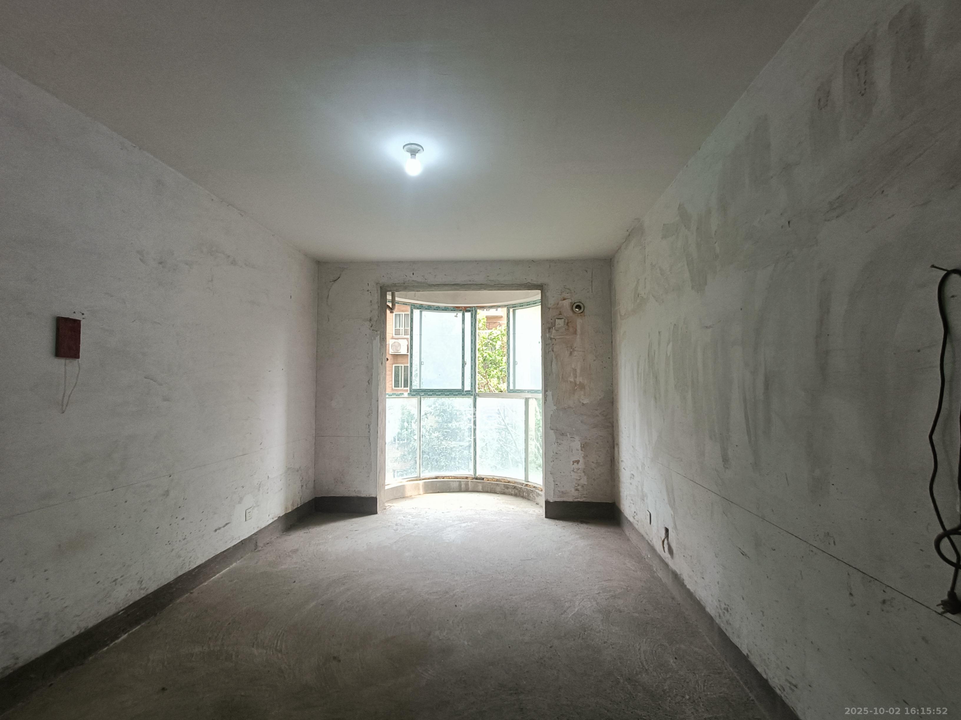 泰禹家园（彩云之翼家园一期、二期、三期）  4室2厅2卫    1600.0元/月室内图