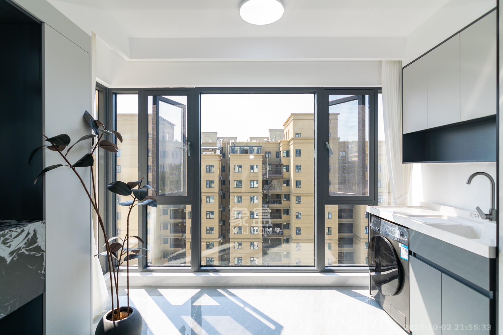 澳海澜庭  3室2厅2卫    79.8万阳台