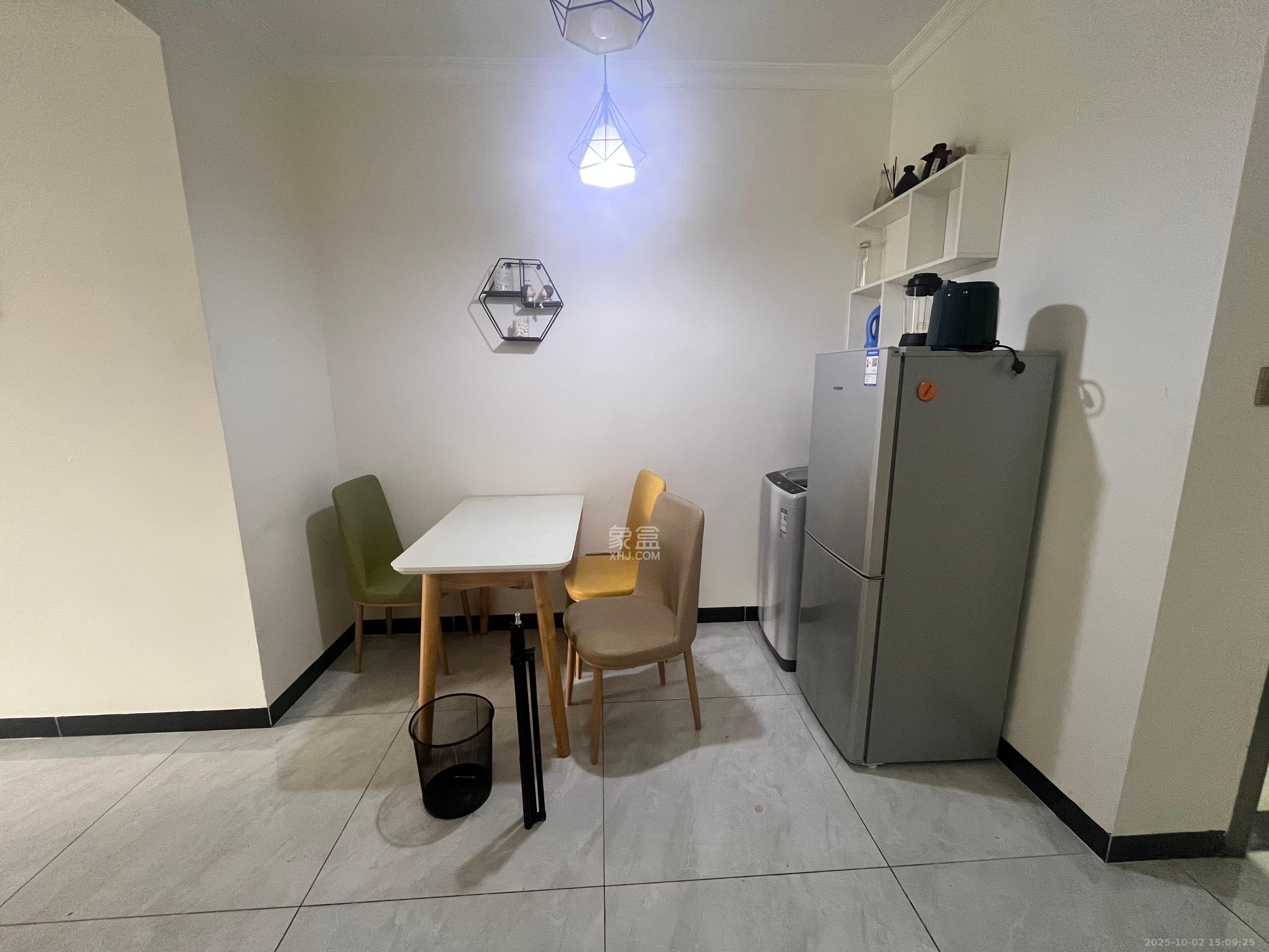 西子湖畔沃府  2室1厅1卫    2100.0元/月室内图