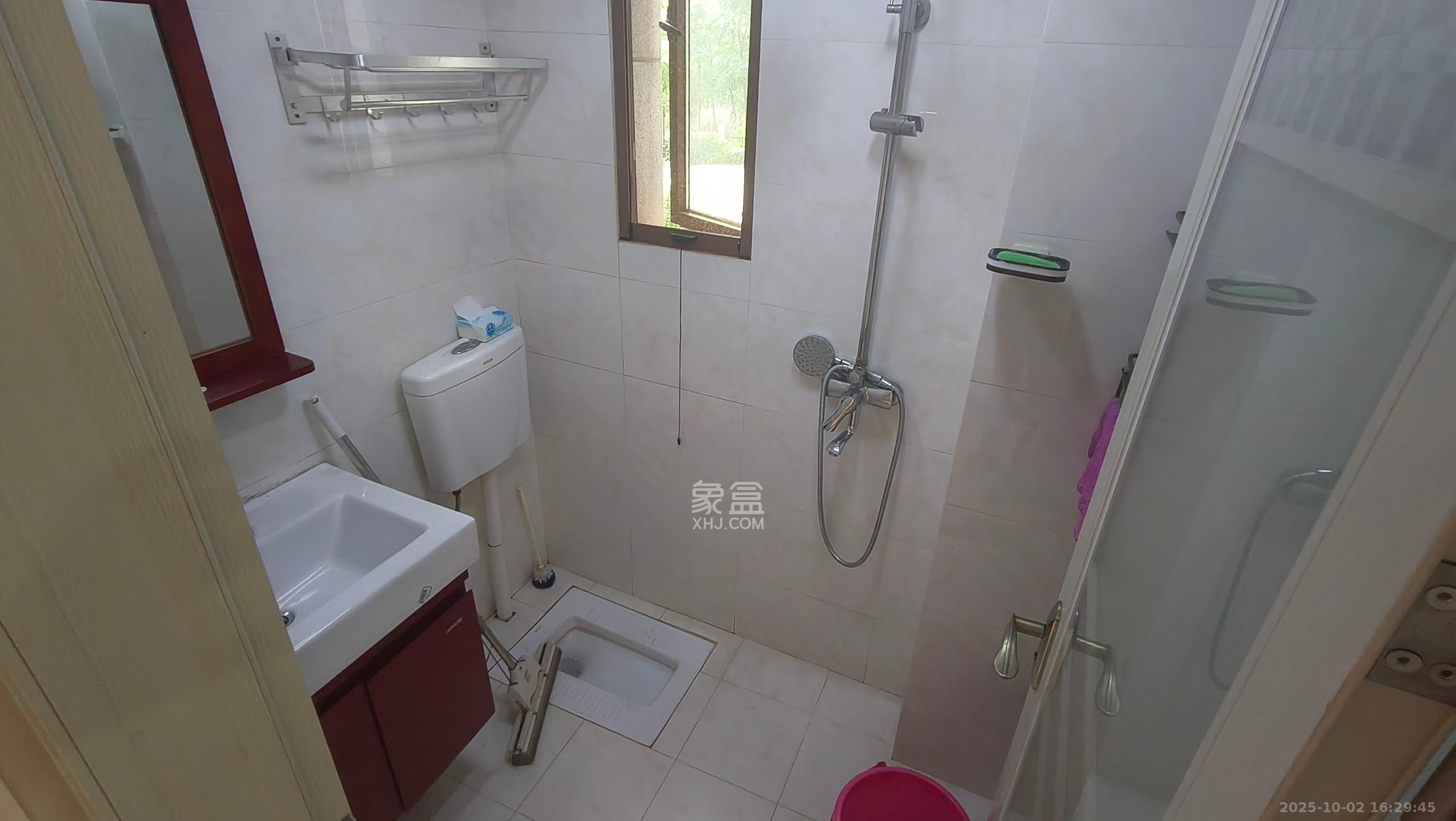 第六都(陆都小区) 4室2厅2卫 3800.0元/月 第六都(陆都小区) 4室2厅2卫 3800.0元/月室内图