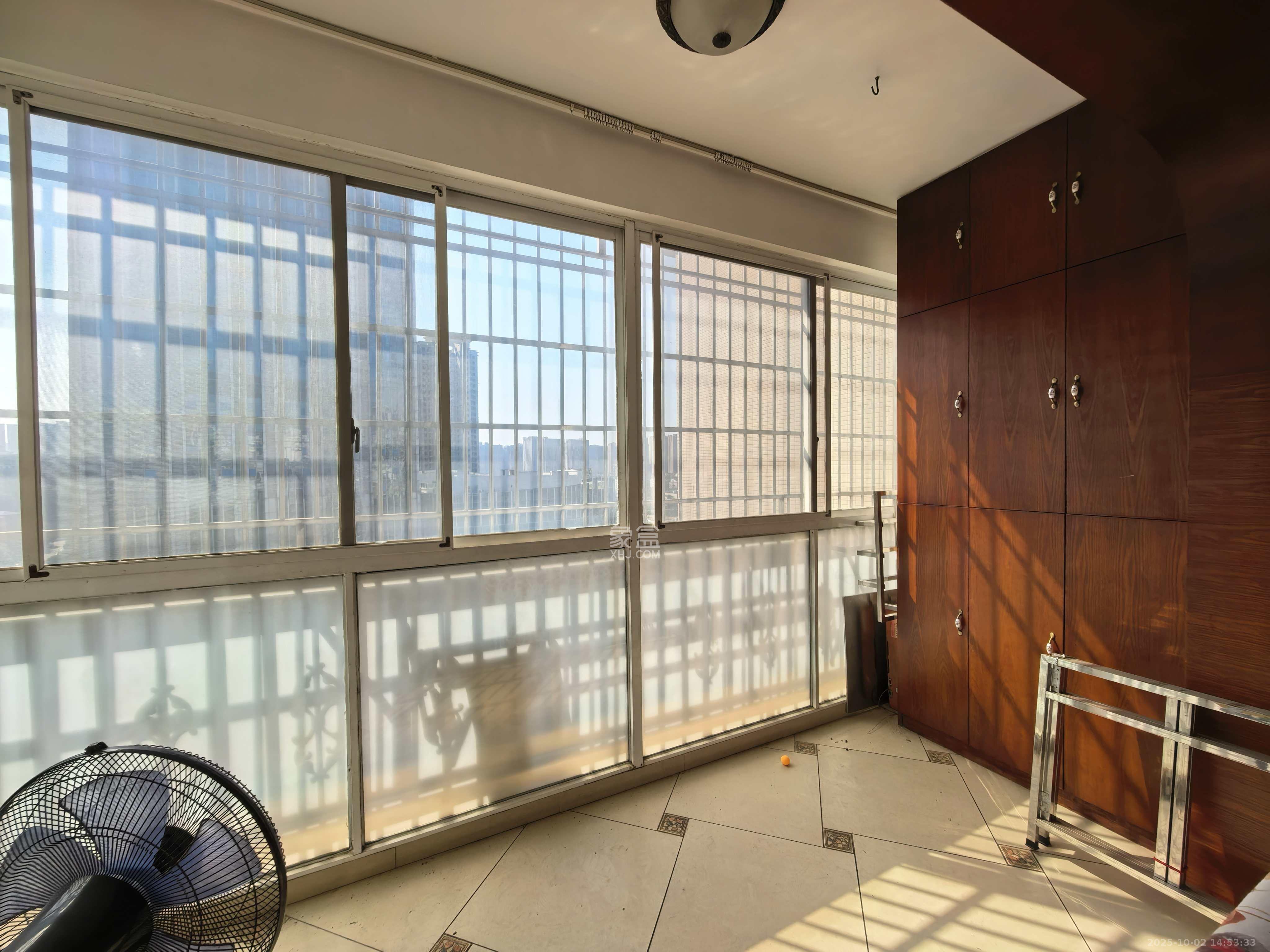 城市山水豪园（山水城市风景）  3室2厅1卫    2700.0元/月室内图