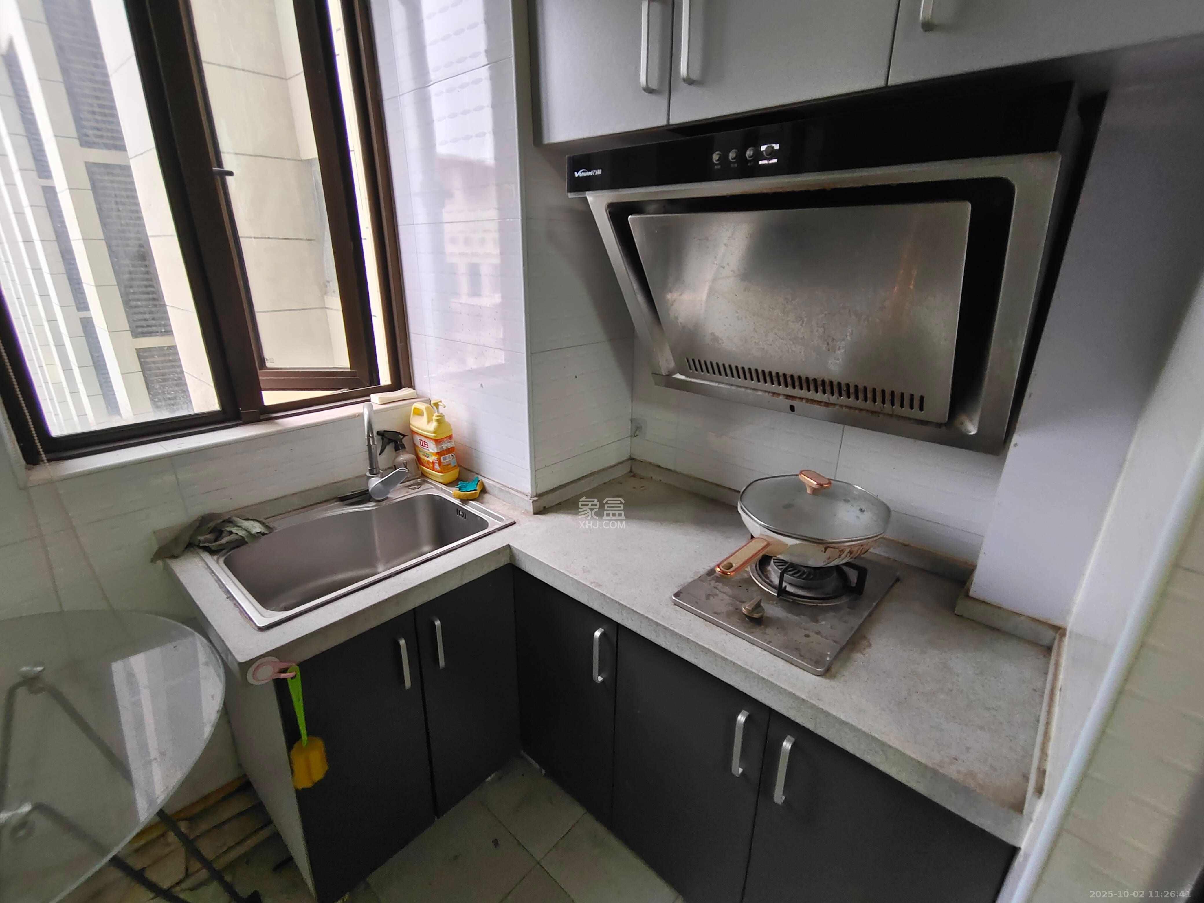 铂宫 1室1厅1卫 1800.0元/月 铂宫 1室1厅1卫 1800.0元/月室内图