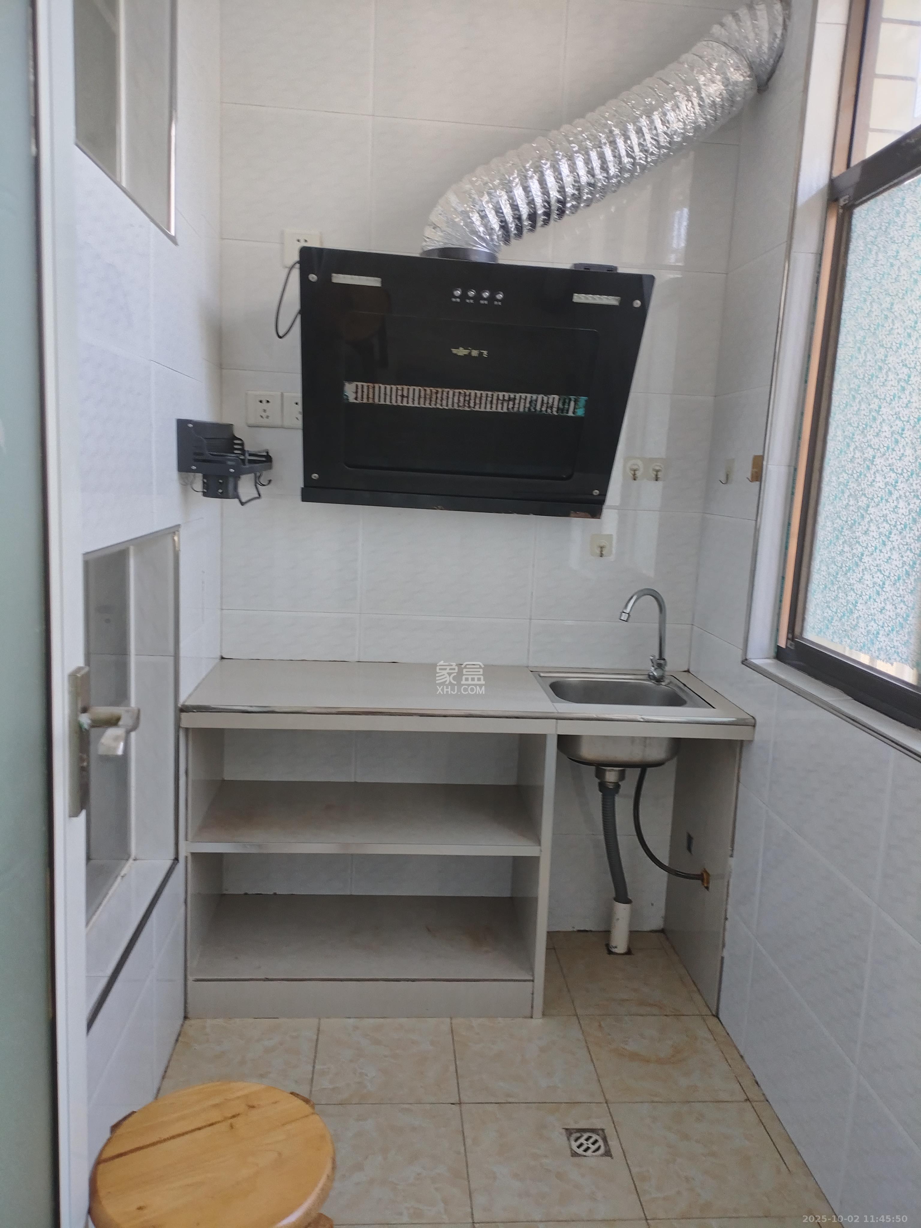 泉塘小区 1室0厅0卫 580.0元/月 泉塘小区 1室0厅0卫 580.0元/月室内图