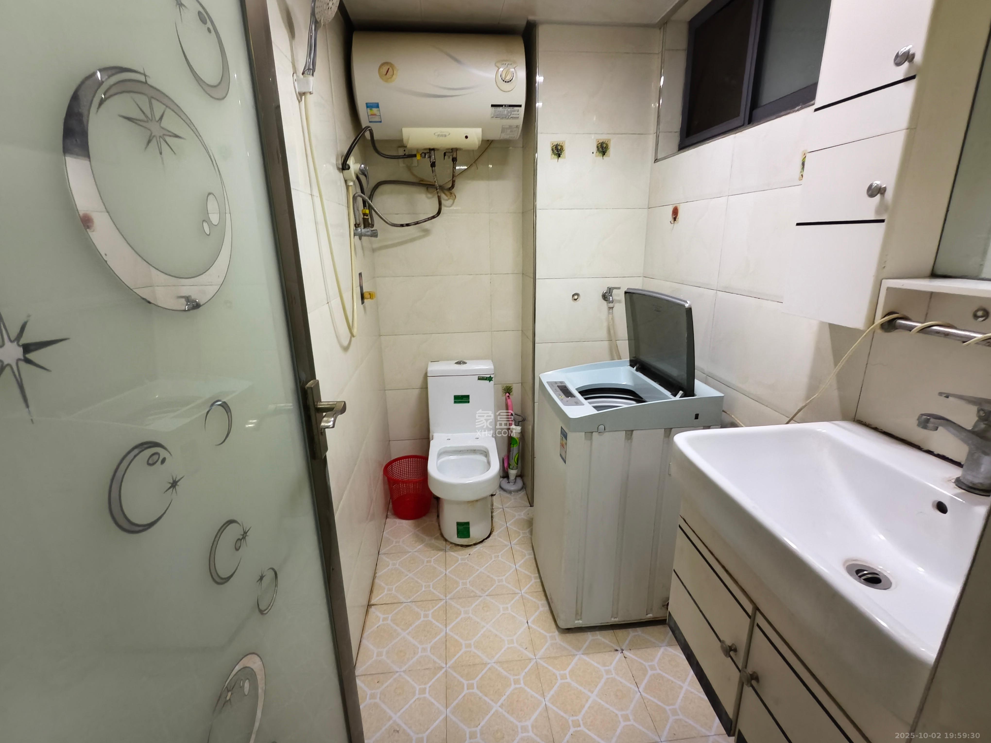 阳光100二期 1室1厅1卫 1200.0元/月 阳光100二期 1室1厅1卫 1200.0元/月室内图