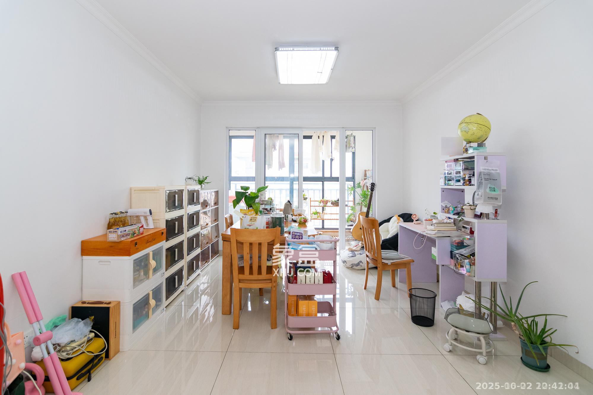 荣盛岳麓峰景 3室2厅1卫 2000.0元/月 荣盛岳麓峰景 3室2厅1卫 2000.0元/月室内图