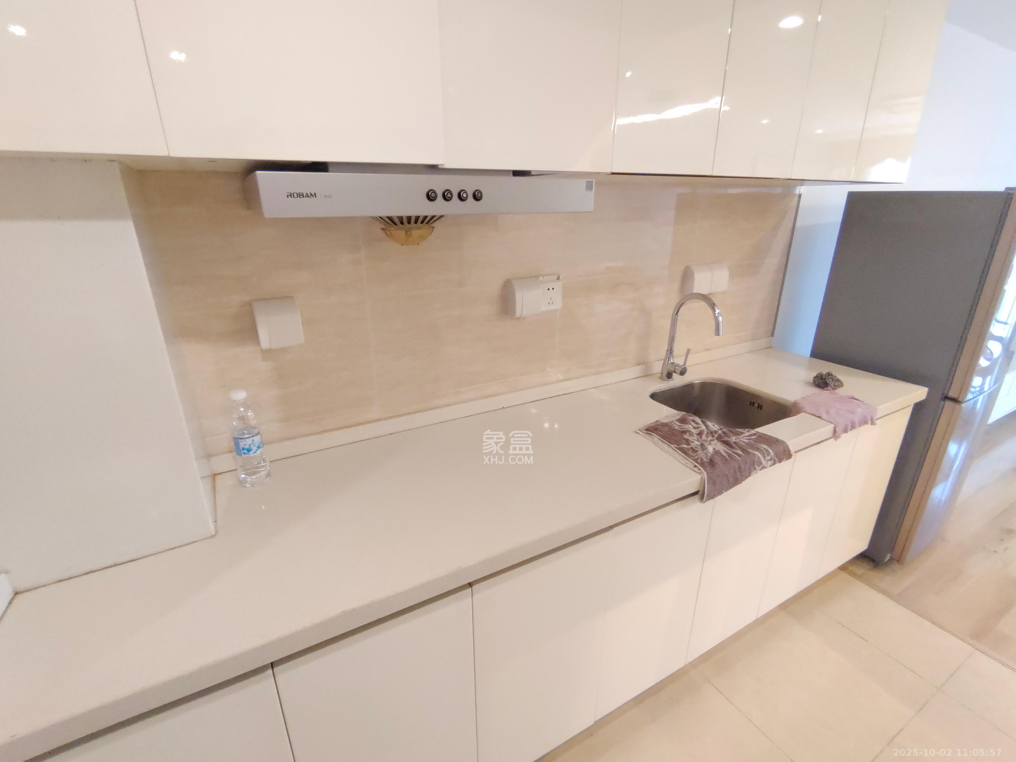 万润时光里  2室1厅1卫    2300.0元/月室内图