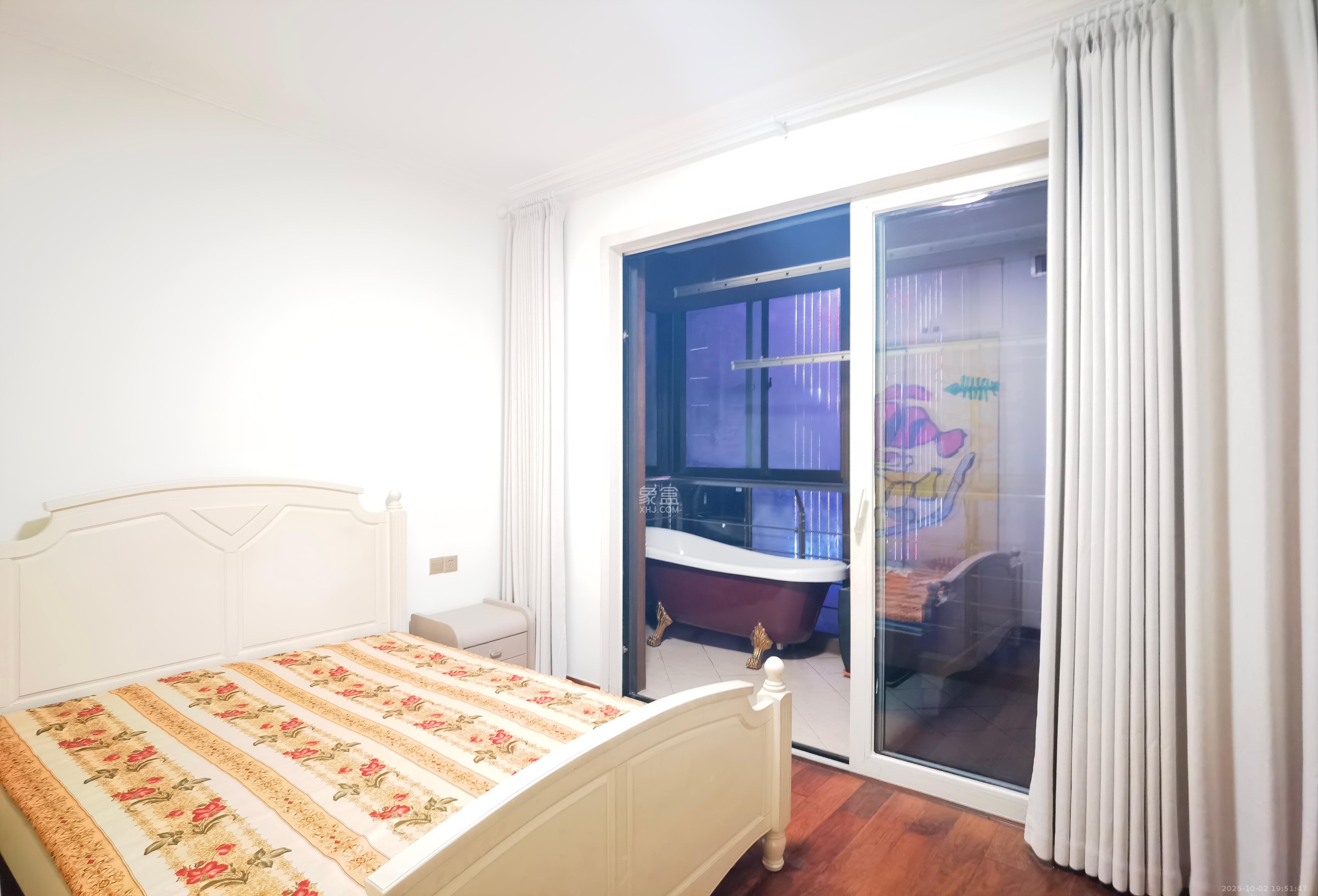 金色屋顶 4室2厅3卫 5500.0元/月 金色屋顶 4室2厅3卫 5500.0元/月室内图