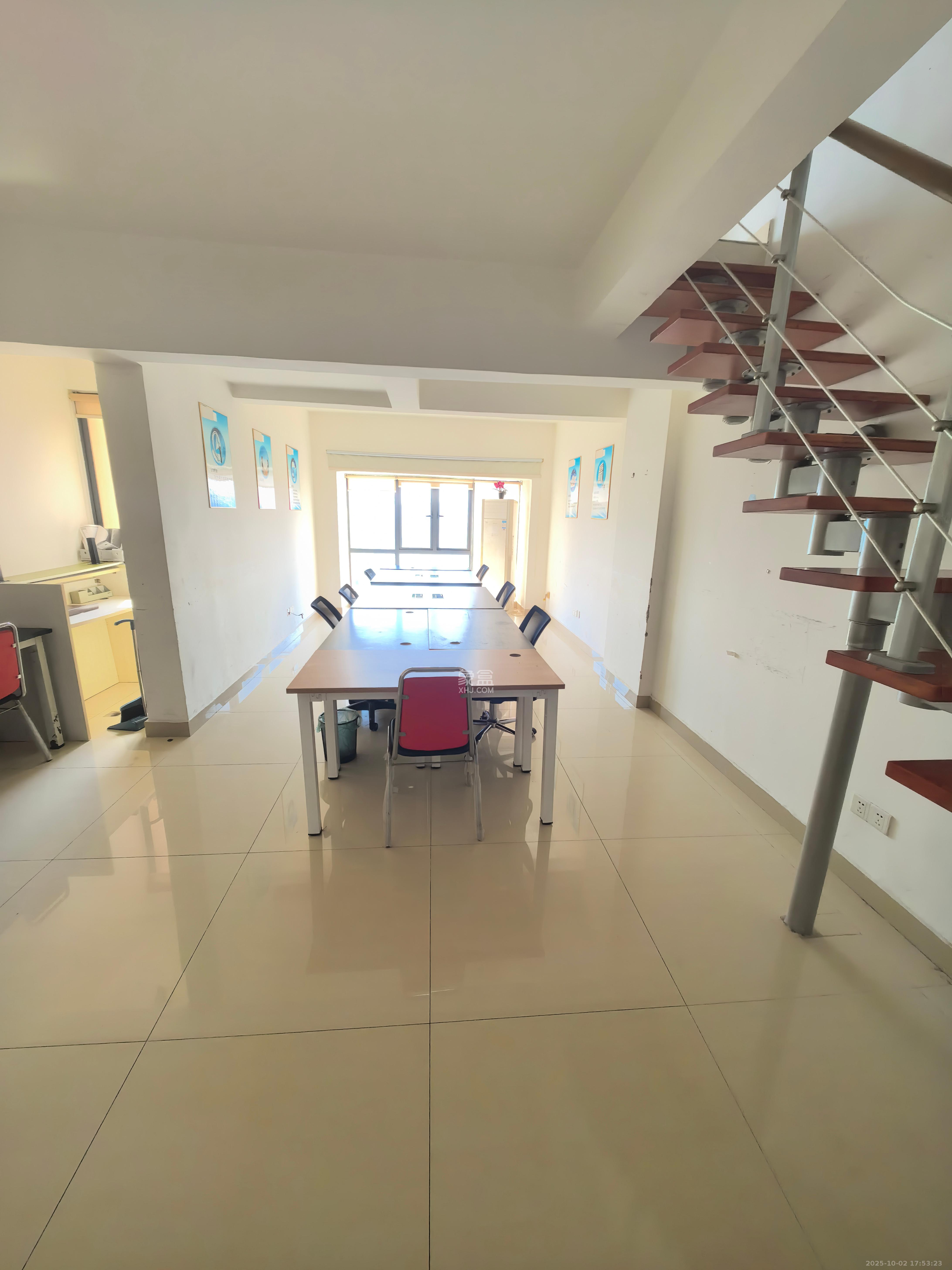 雅阁国际 3室1厅1卫 2600.0元/月 雅阁国际 3室1厅1卫 2600.0元/月室内图