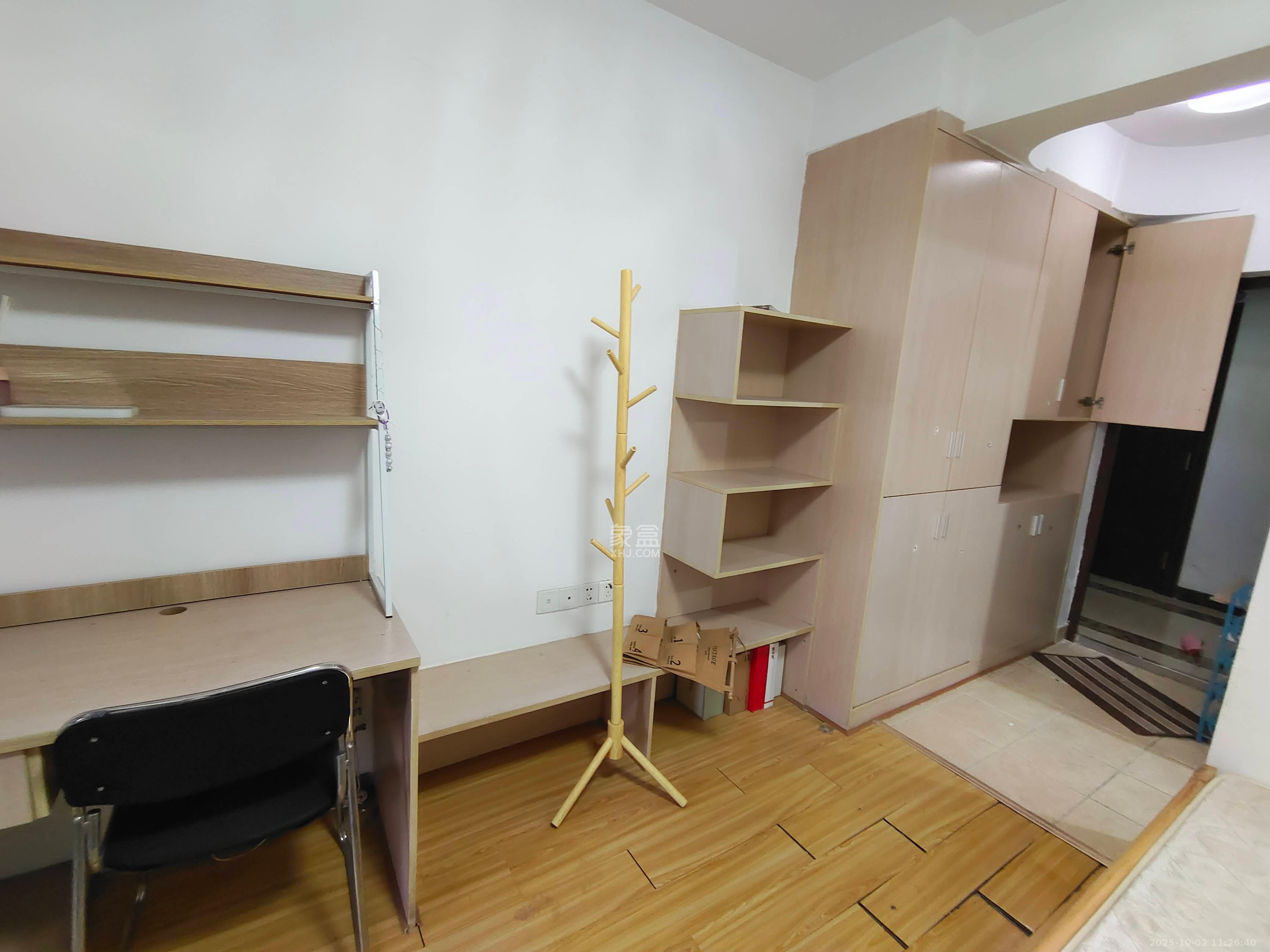 铂宫 1室1厅1卫 1800.0元/月 铂宫 1室1厅1卫 1800.0元/月室内图