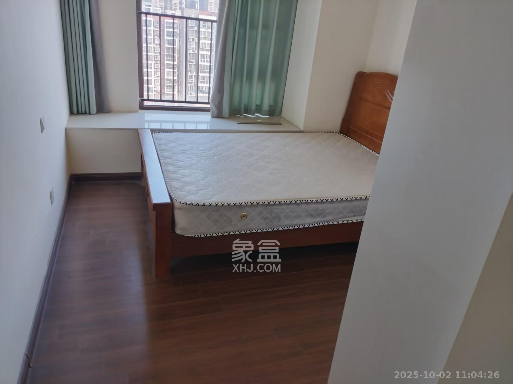 碧桂园中央花园  4室2厅3卫    2800.0元/月室内图