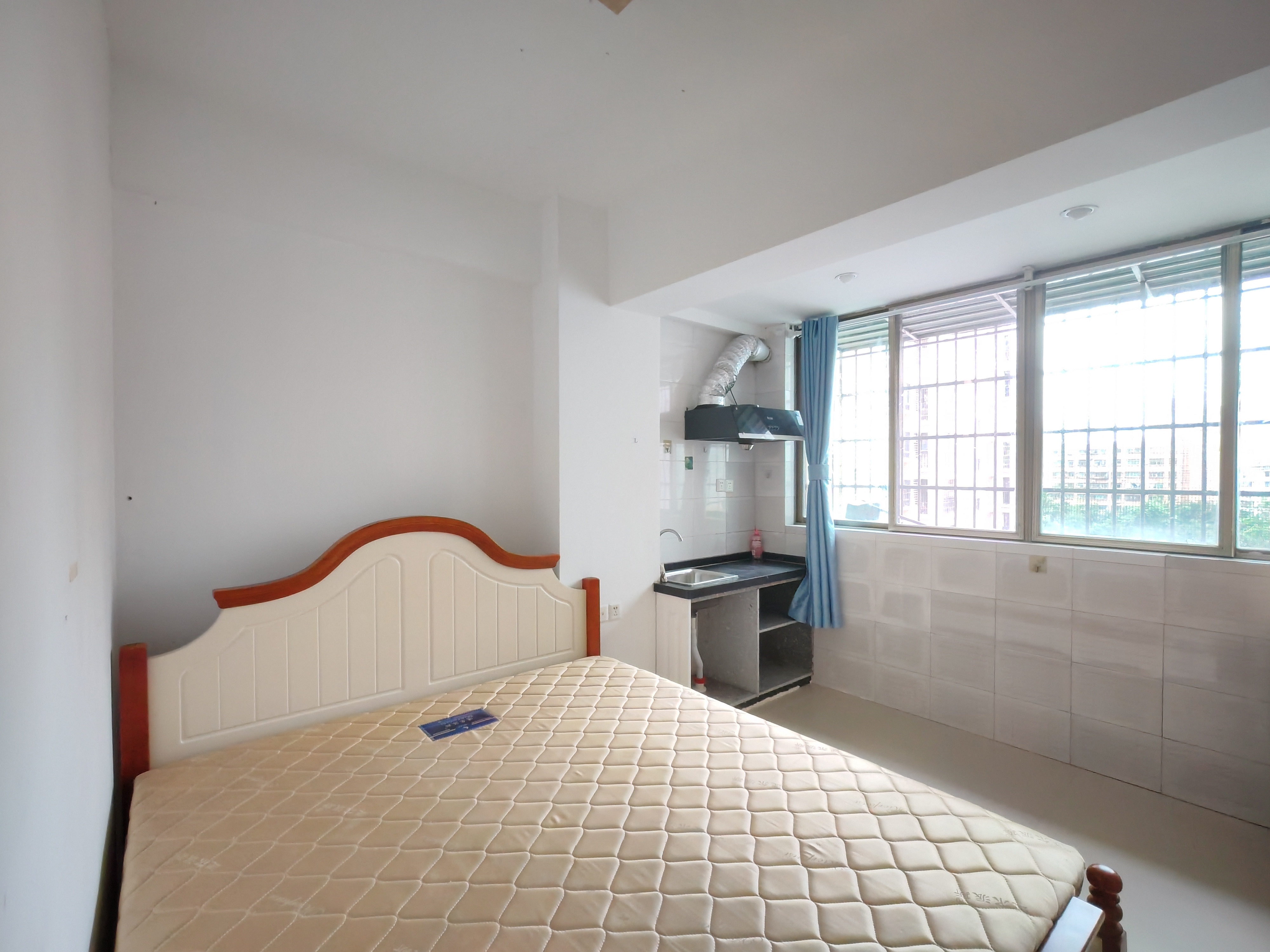 金都大厦(龙华路) 1室1厅1卫 28.0万 金都大厦(龙华路) 1室1厅1卫 28.0万客厅