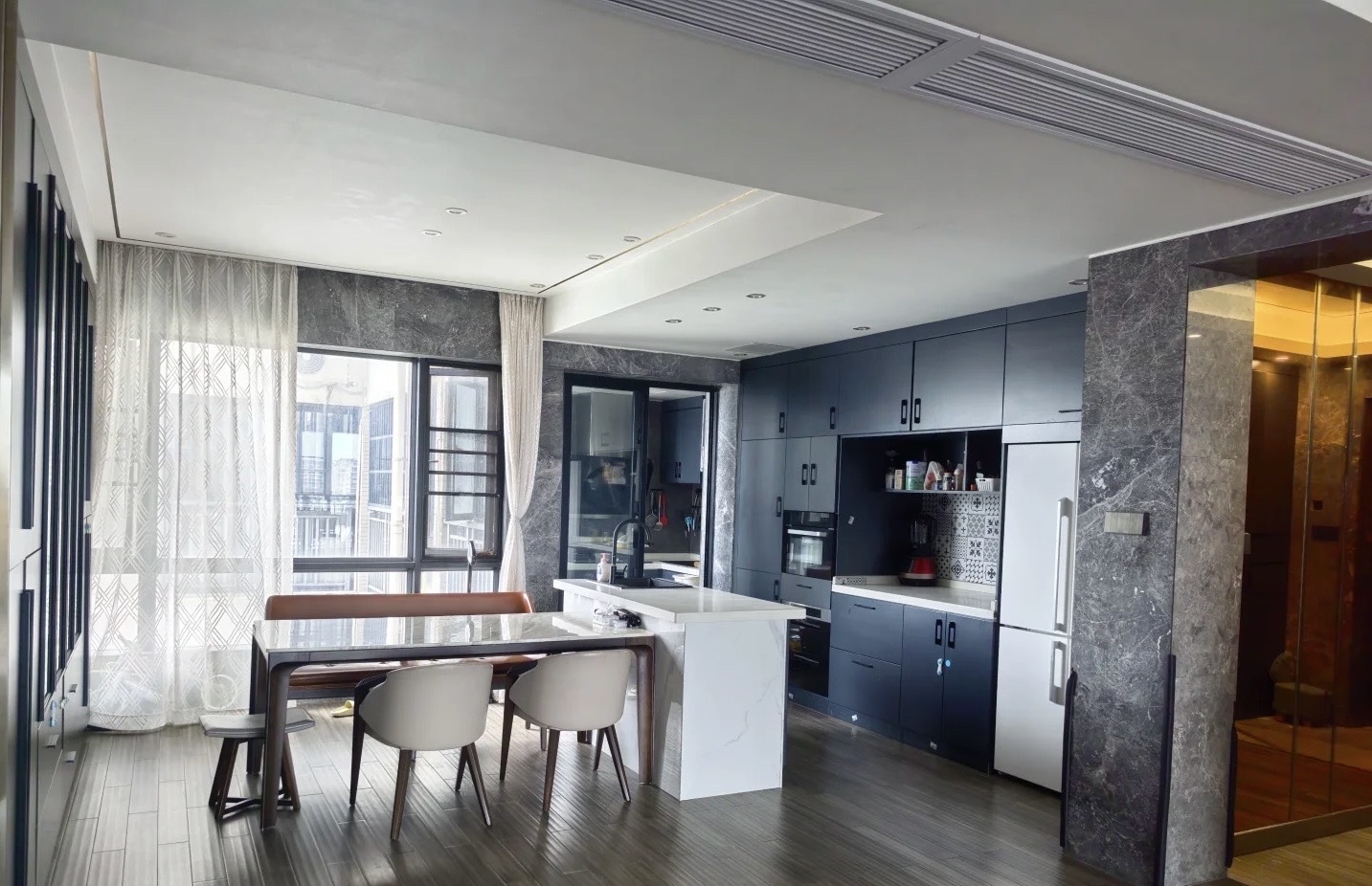 蓝城一号 4室2厅2卫 6000.0元/月 蓝城一号 4室2厅2卫 6000.0元/月室内图