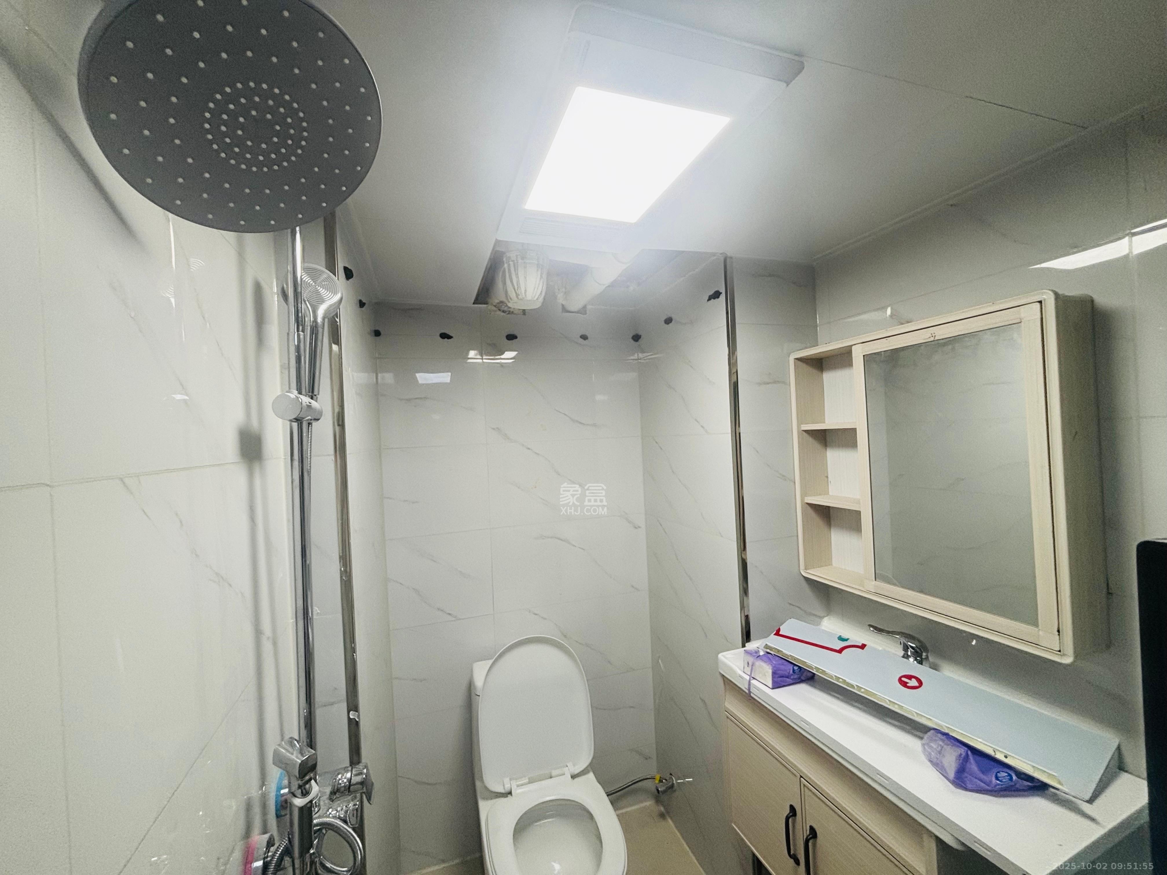 金地中交麓谷香颂(金地中交雅苑)  1室1厅1卫    1400.0元/月