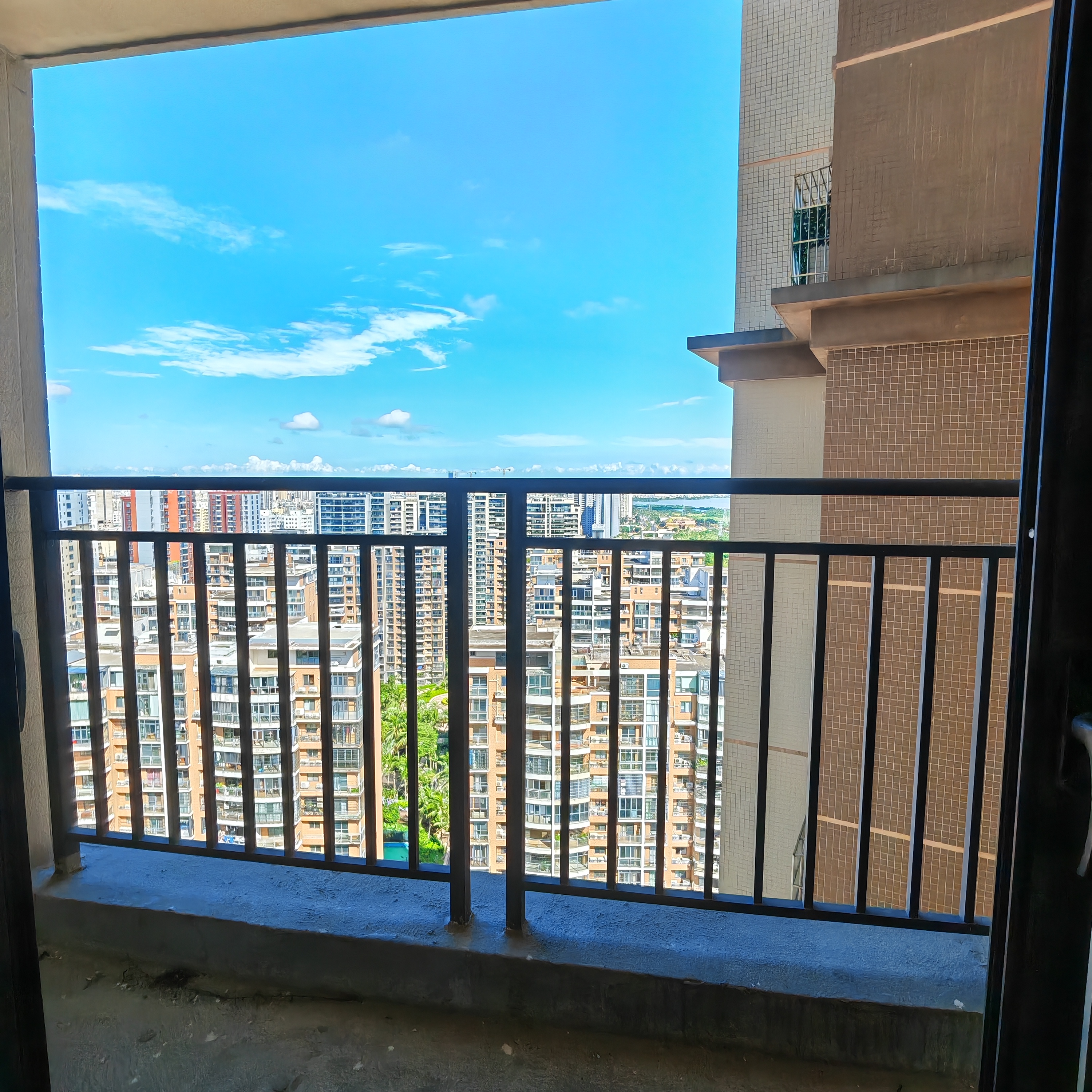 和风江岸 4室2厅2卫 265.0万 和风江岸 4室2厅2卫 265.0万客厅