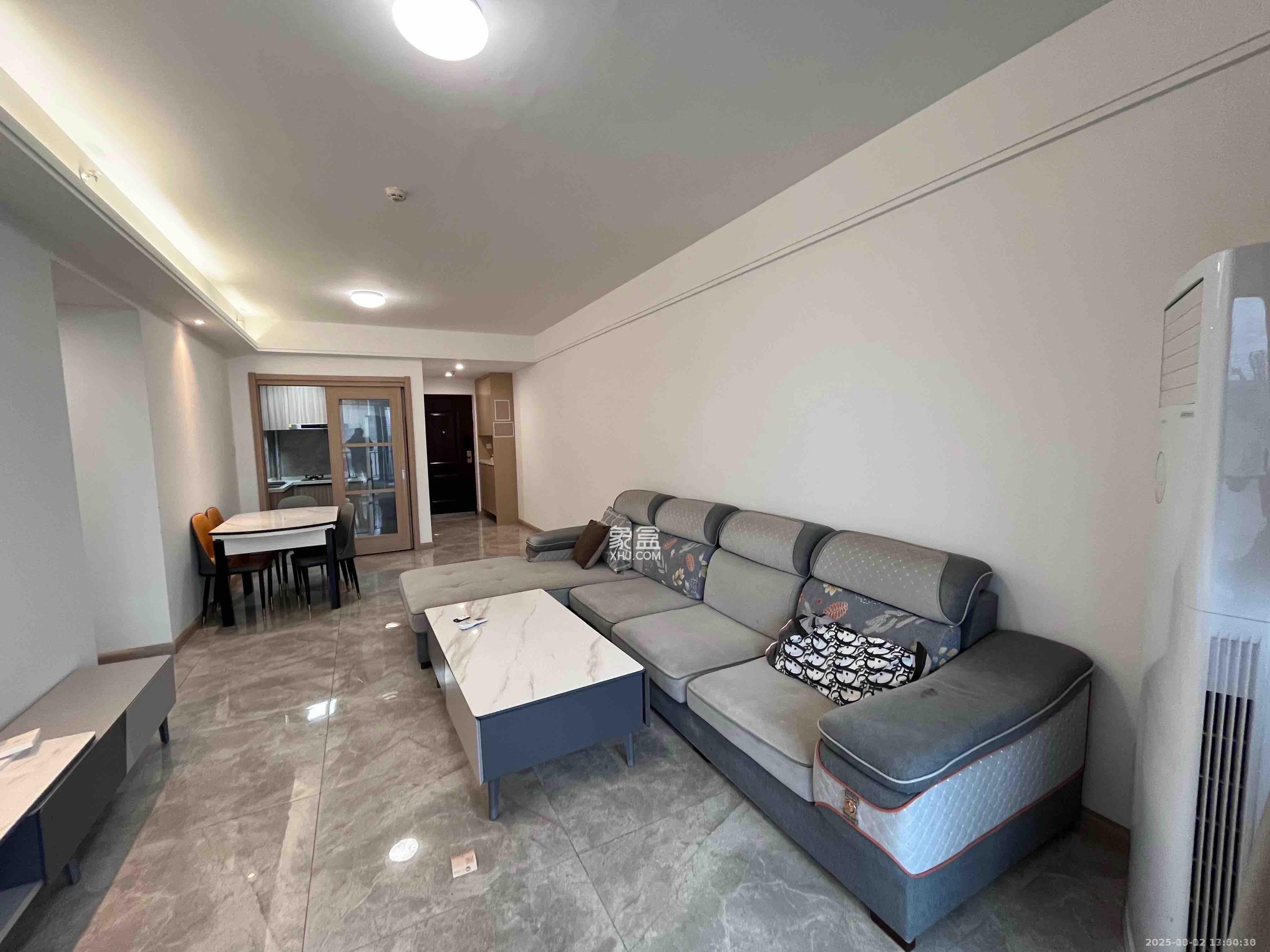 南山梅溪一方  3室2厅2卫    2800.0元/月室内图