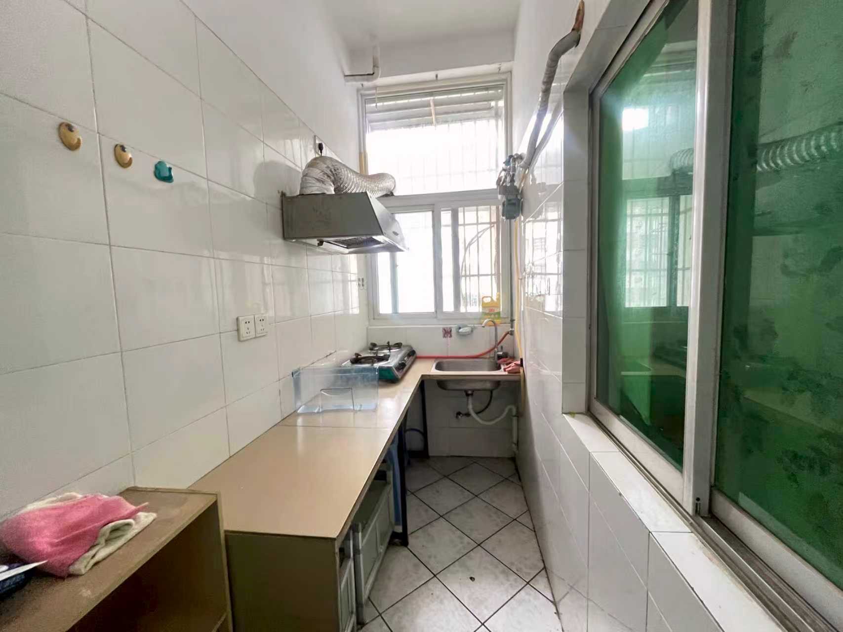 华贸大厦(华贸花苑) 2室2厅1卫 1800.0元/月 华贸大厦(华贸花苑) 2室2厅1卫 1800.0元/月室内图