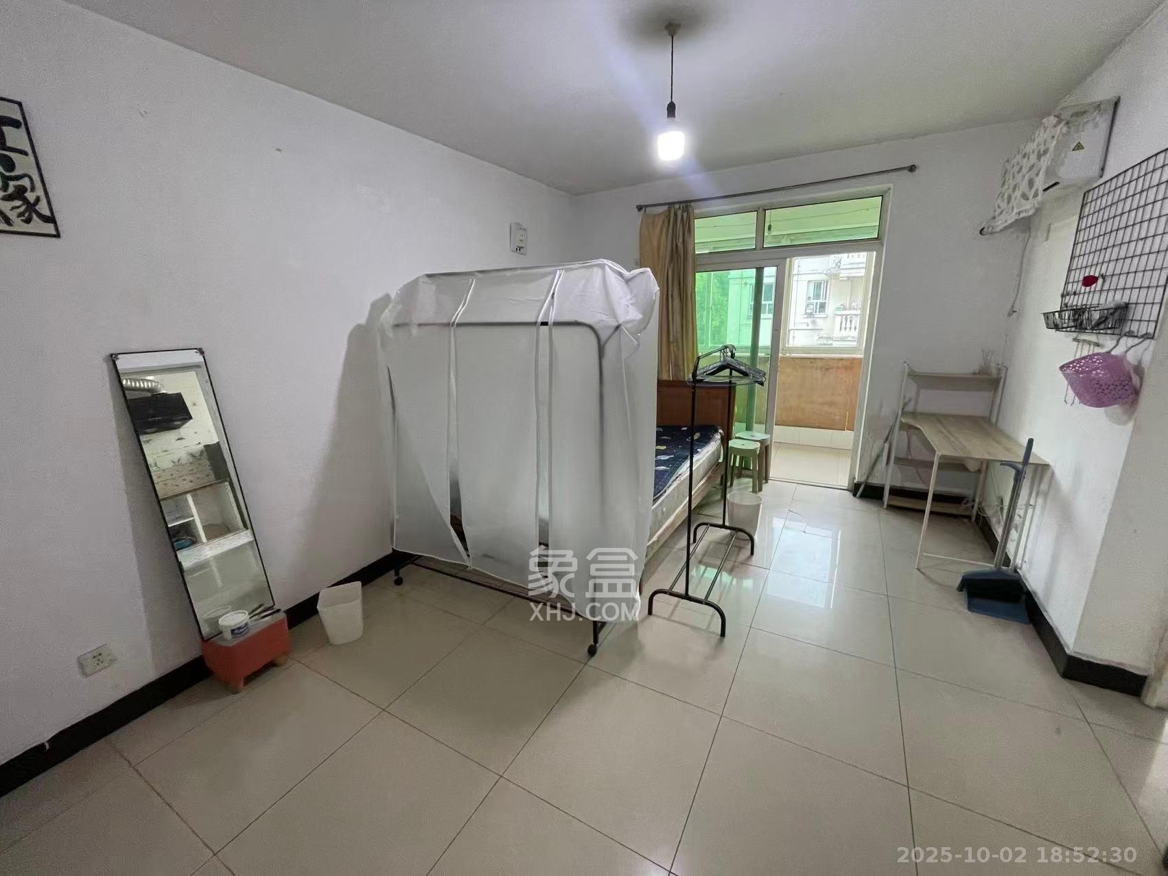 江南公寓  1室1厅1卫    1000.0元/月 江南公寓  1室1厅1卫    1000.0元/月