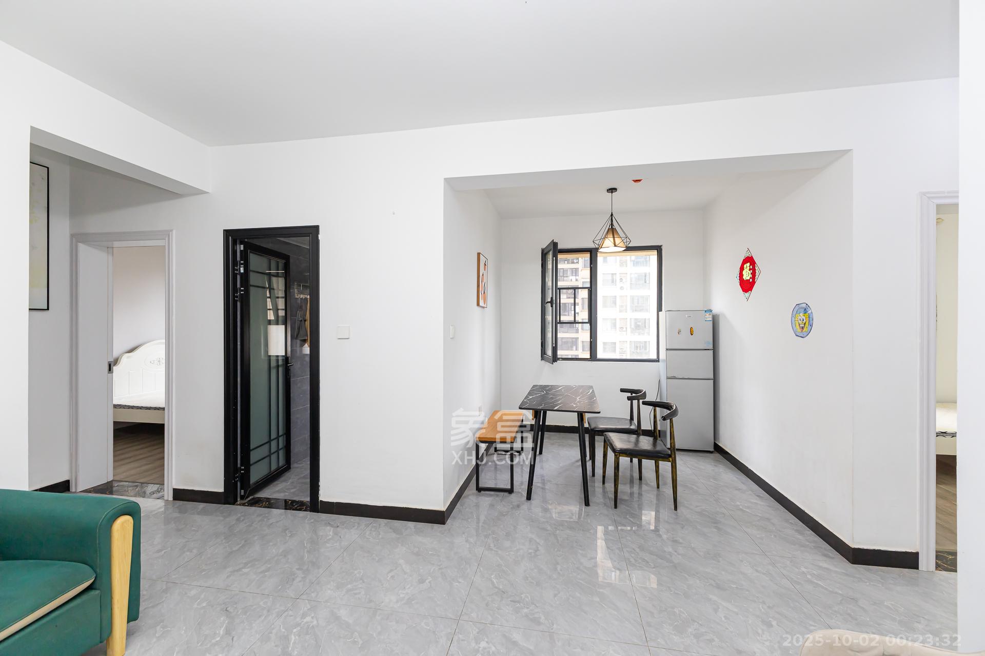 明发阅江悦府  3室2厅1卫    88.0万 明发阅江悦府  3室2厅1卫    88.0万客厅