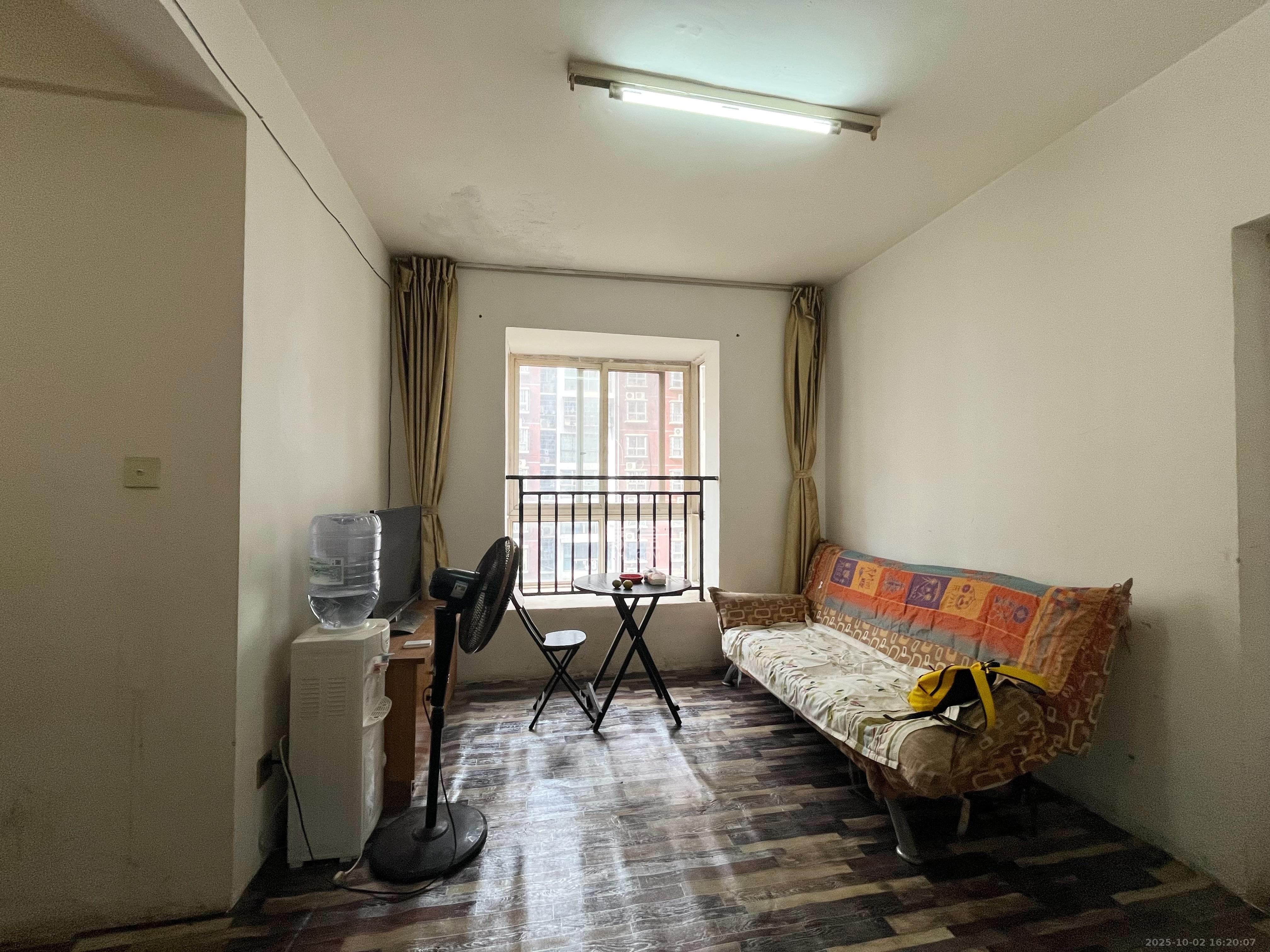 彩都公寓  1室1厅1卫    950.0元/月 彩都公寓  1室1厅1卫    950.0元/月