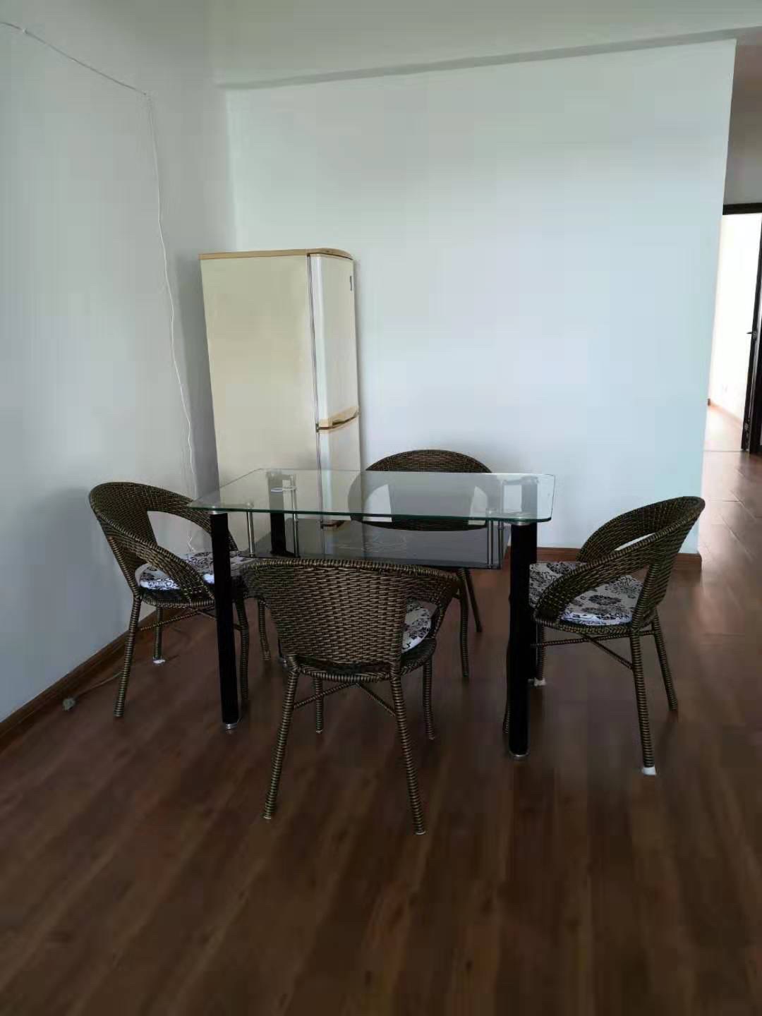 玉兰园 4室2厅2卫 2100.0元/月 玉兰园 4室2厅2卫 2100.0元/月室内图