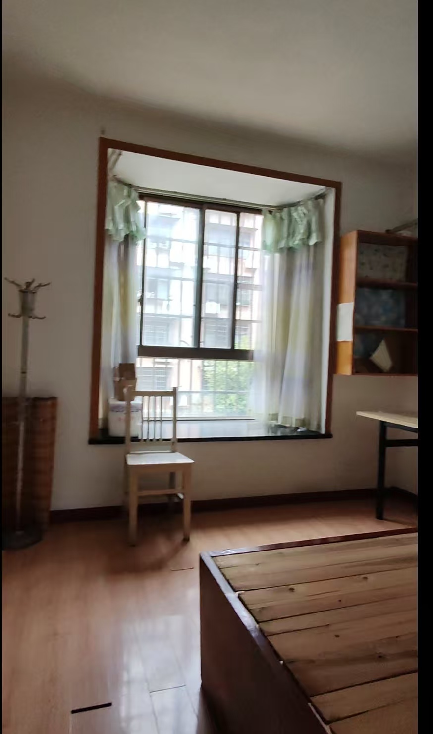 慧泽园(城院教师新村)  3室2厅2卫    52.0万 慧泽园(城院教师新村)  3室2厅2卫    52.0万