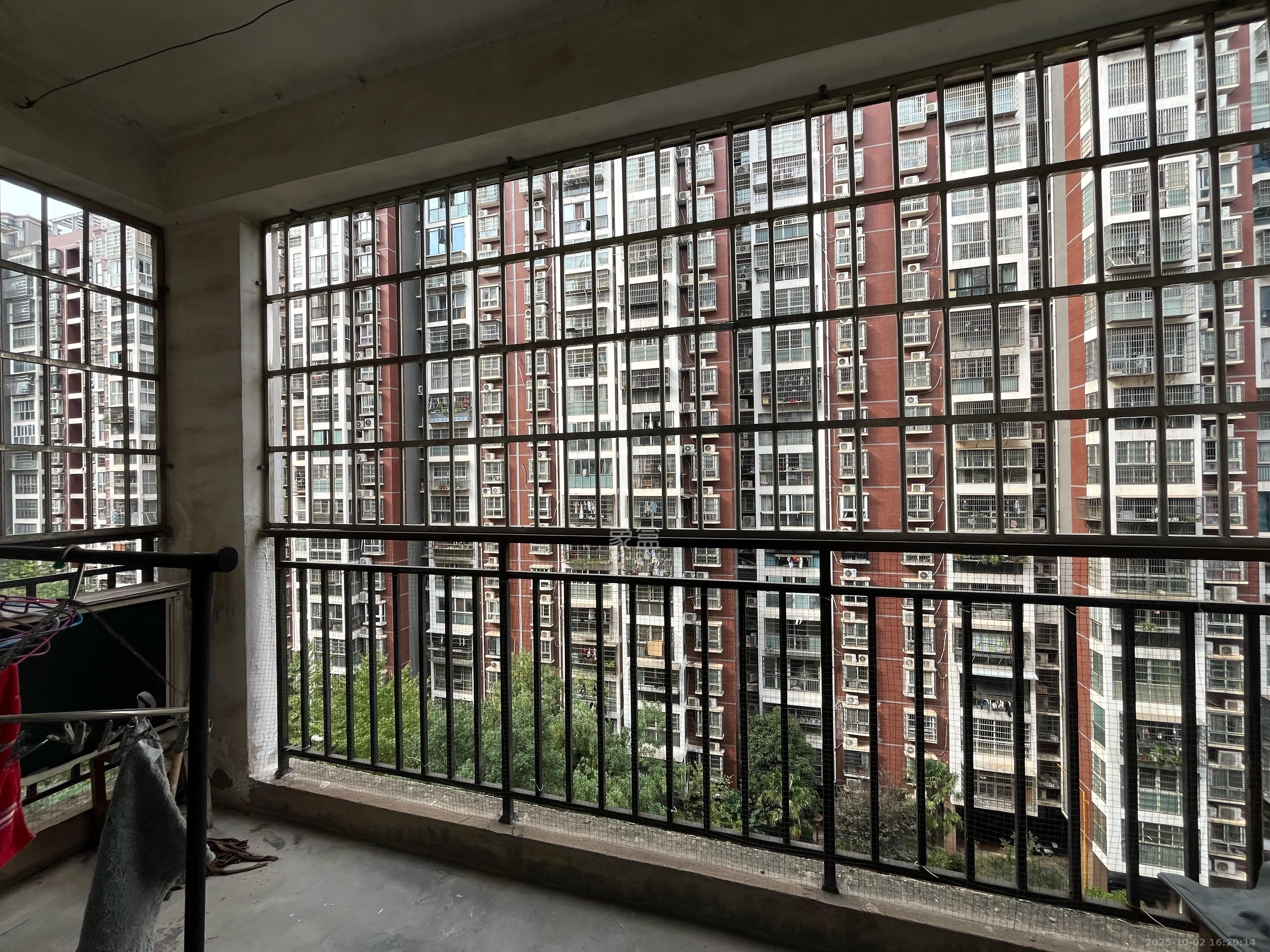 彩都公寓 1室1厅1卫 950.0元/月 彩都公寓 1室1厅1卫 950.0元/月室内图