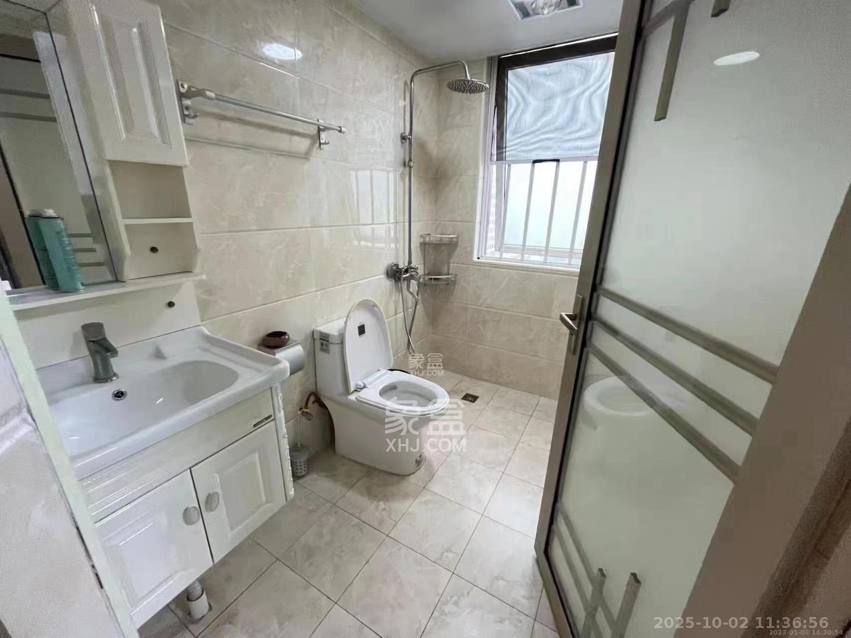 绿地之窗  3室2厅2卫    3000.0元/月室内图