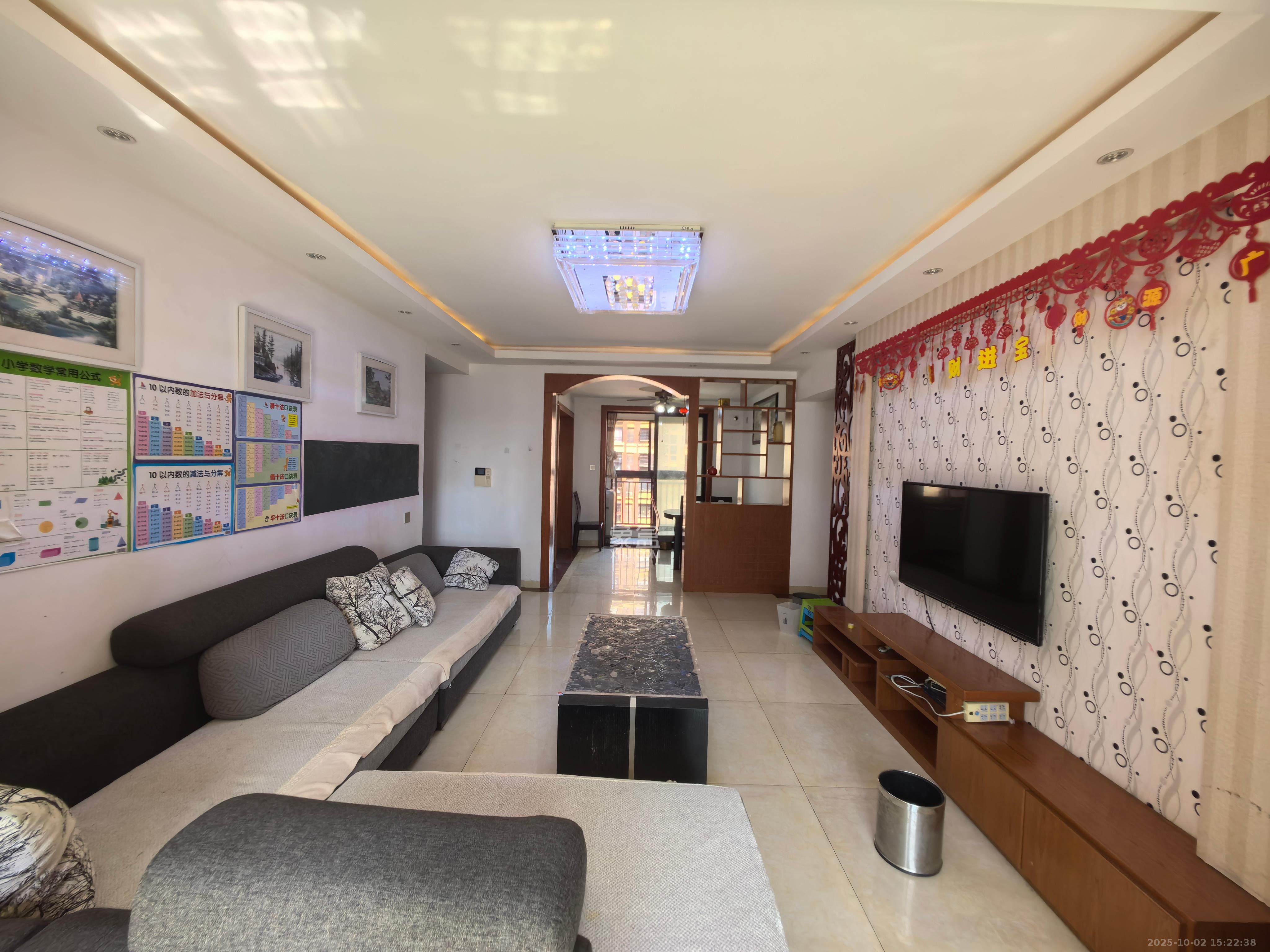 新城国际花都 3室2厅2卫 1800.0元/月 新城国际花都 3室2厅2卫 1800.0元/月室内图