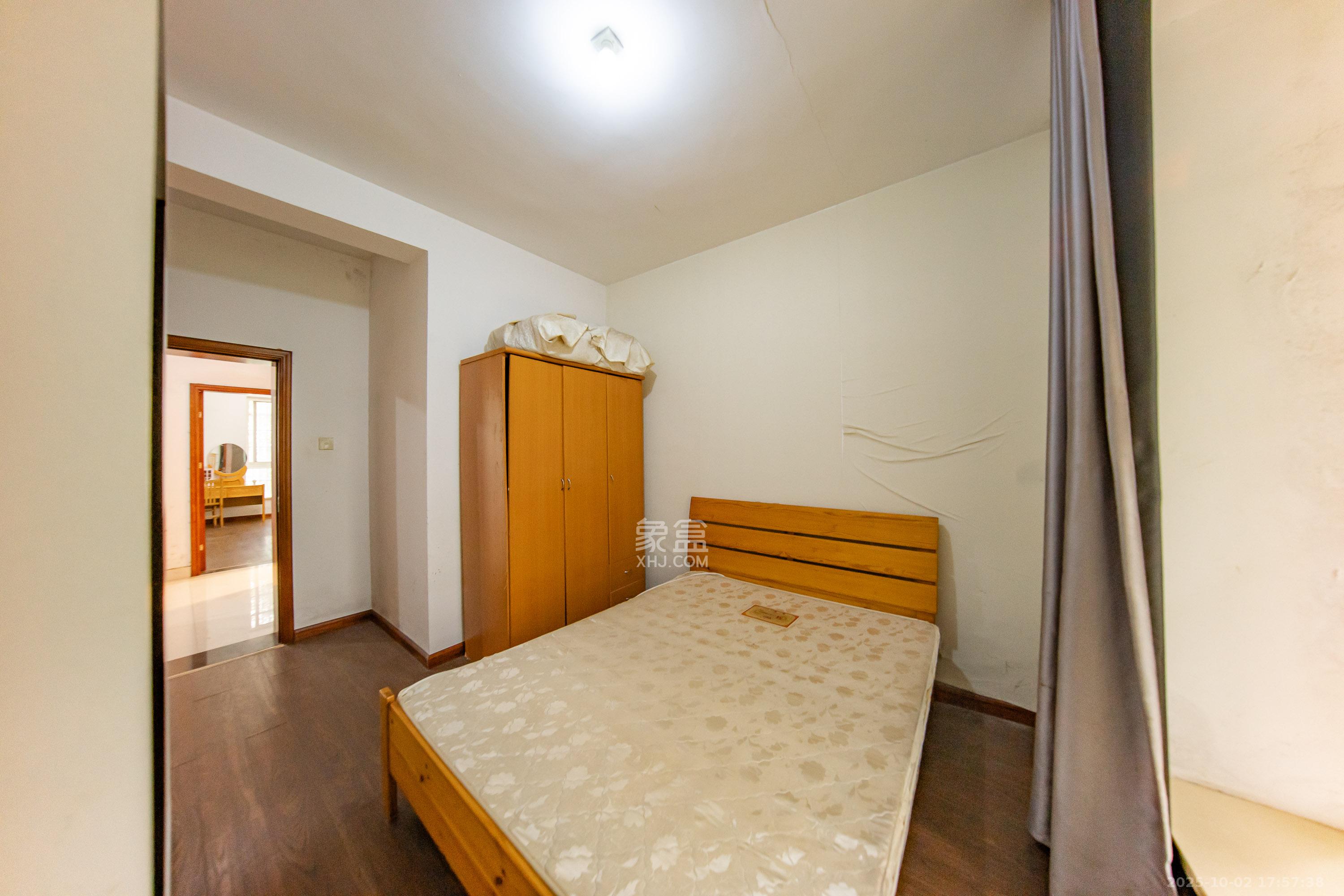 枫华府第  3室2厅2卫    46.8万 枫华府第  3室2厅2卫    46.8万卧室