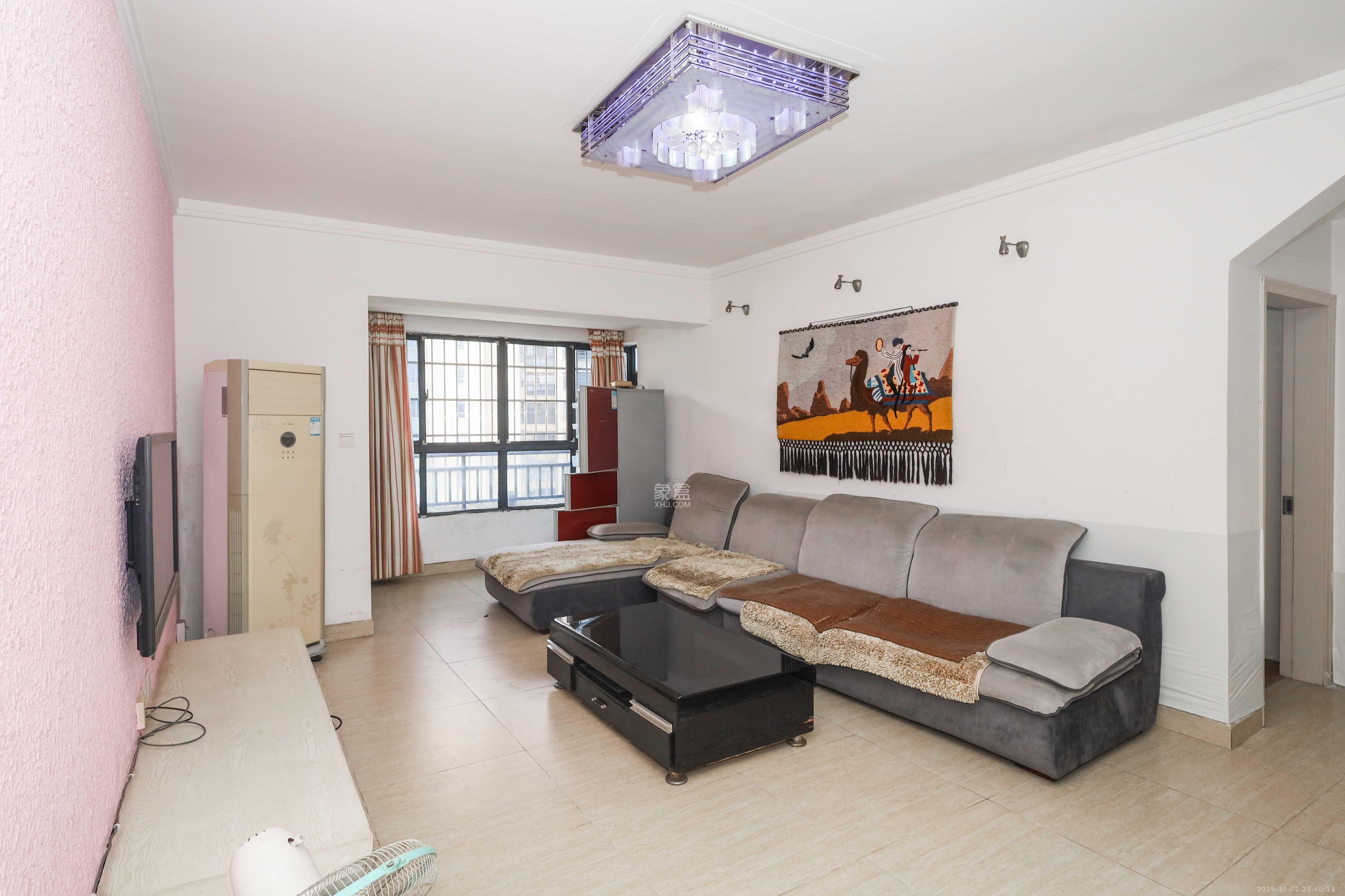 保利麓谷林语A区  3室2厅1卫    79.0万客厅