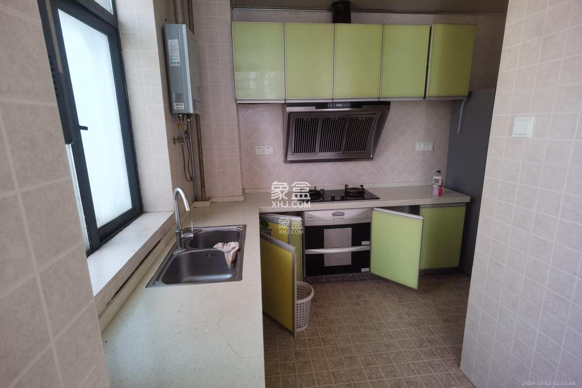 山水熙园 1室2厅2卫 2500.0元/月 山水熙园 1室2厅2卫 2500.0元/月室内图