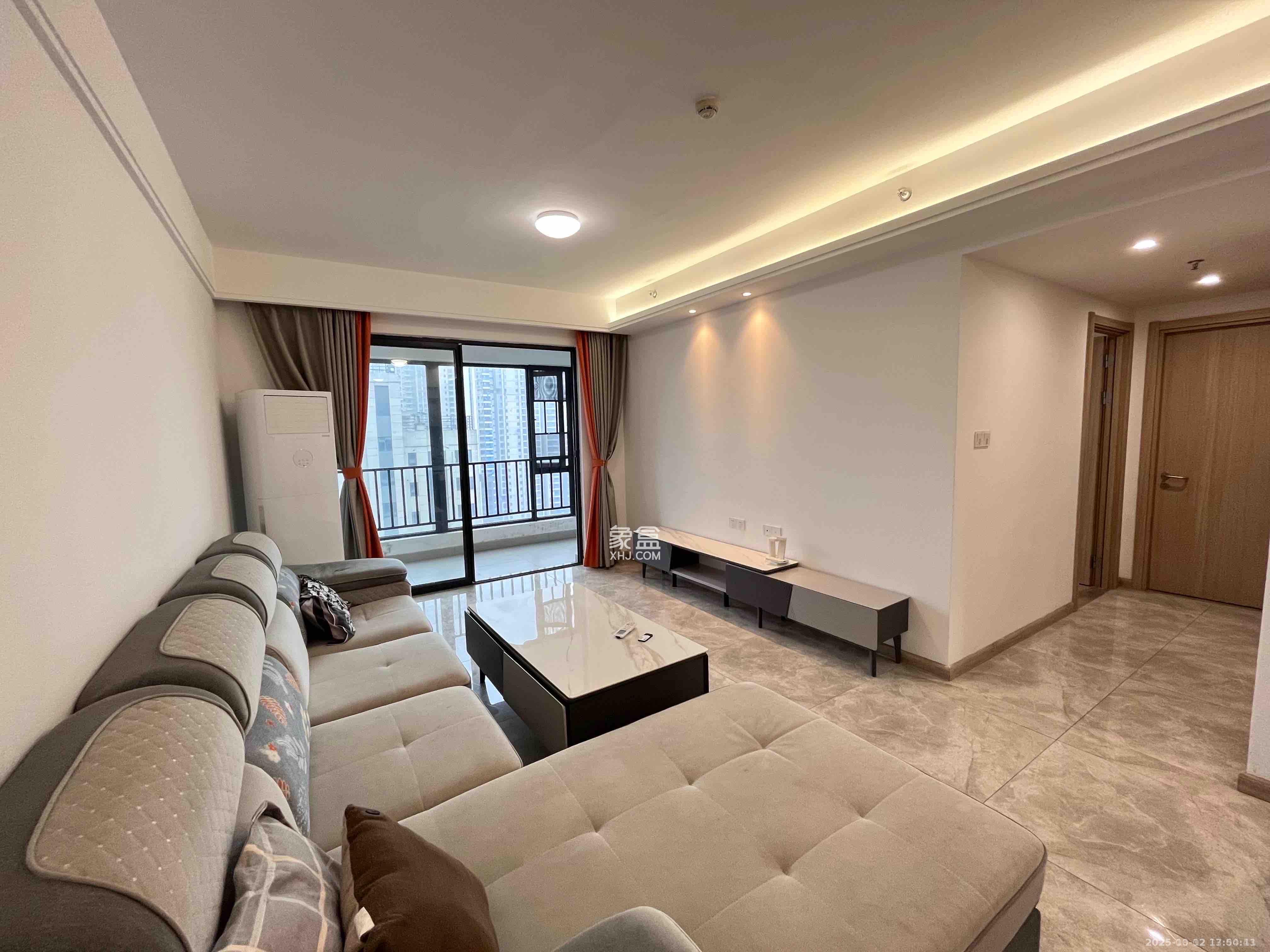 南山梅溪一方  3室2厅2卫    2800.0元/月室内图