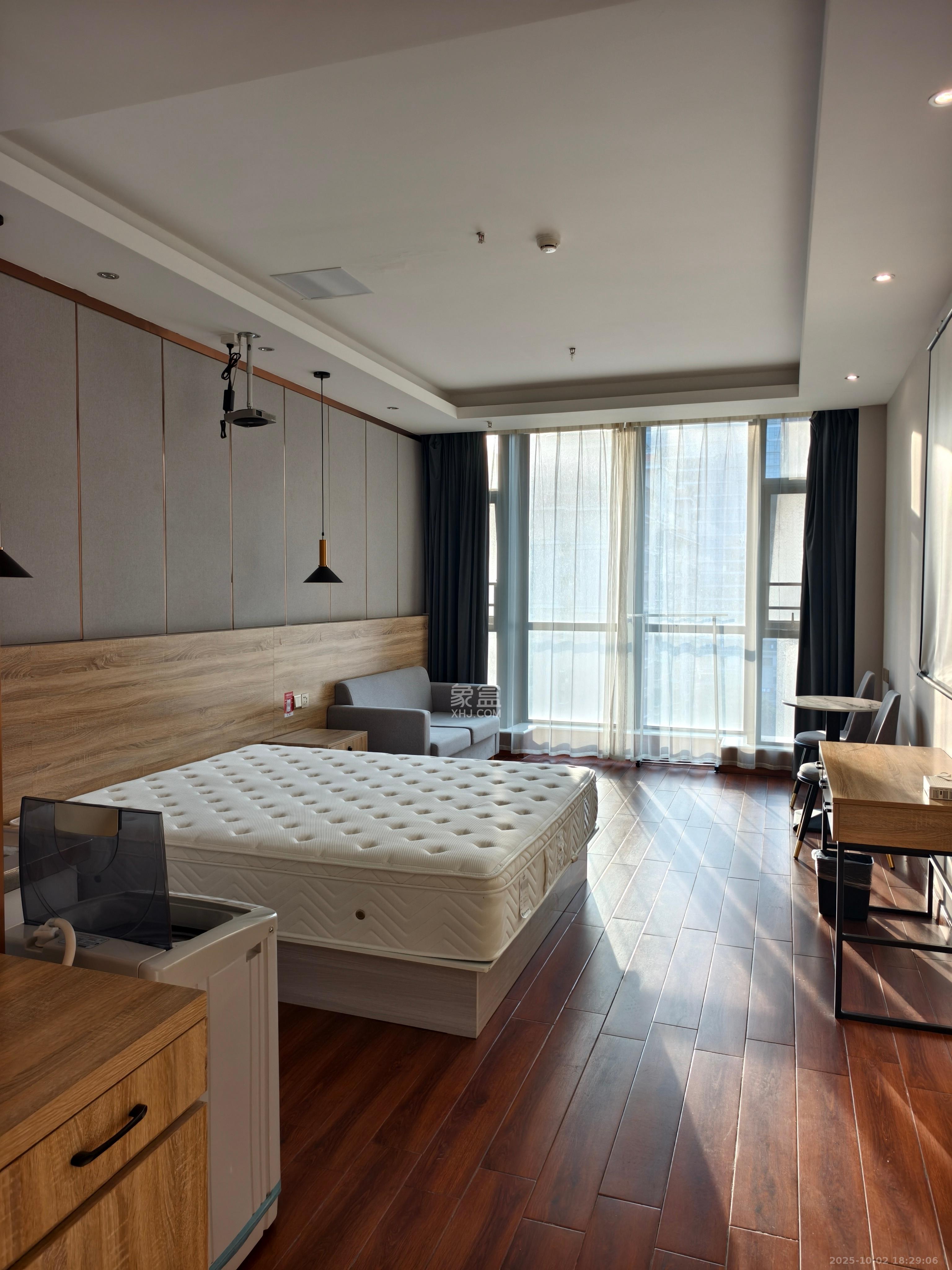 公园9号大都会  1室1厅1卫    2400.0元/月室内图