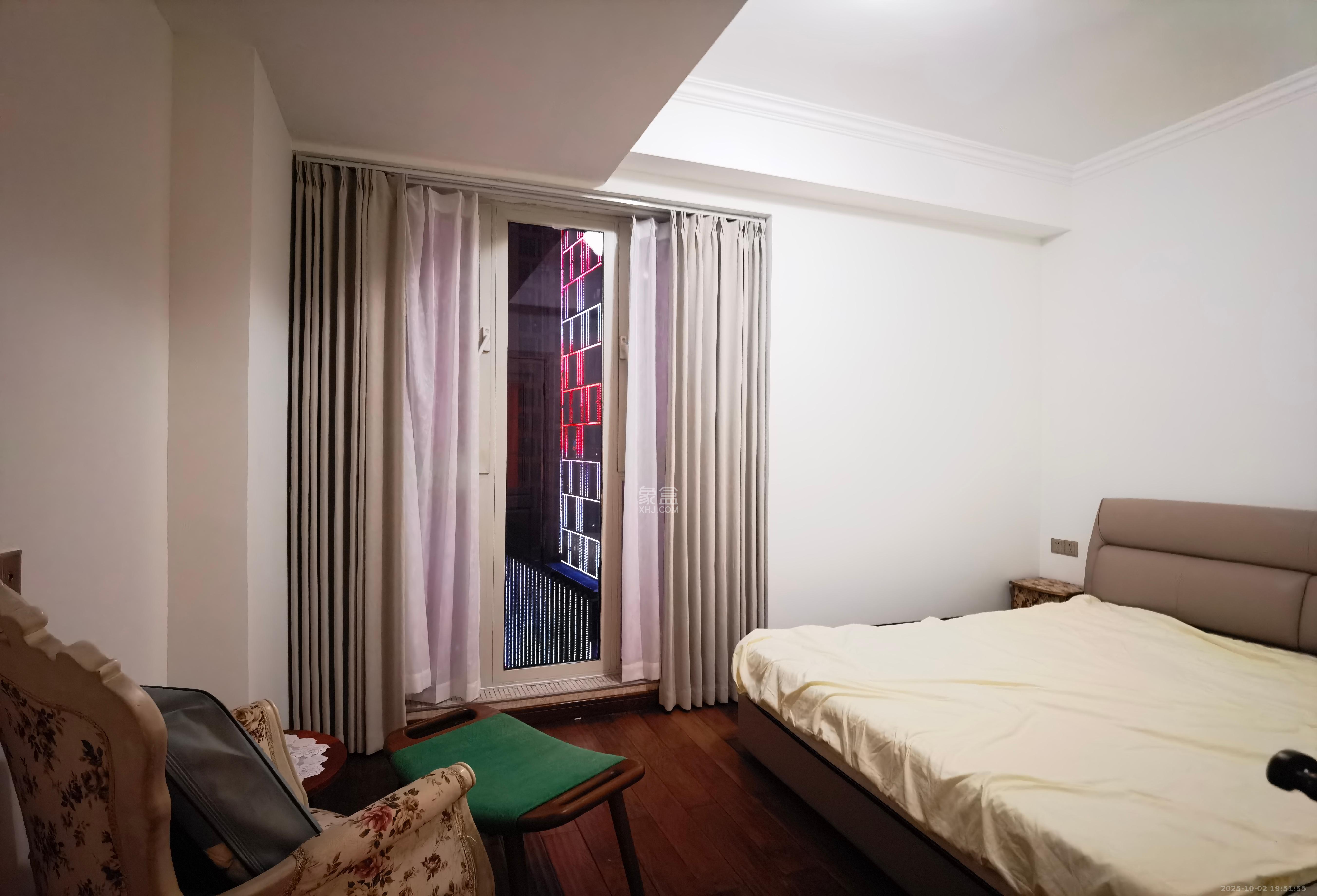 金色屋顶 4室2厅3卫 5500.0元/月 金色屋顶 4室2厅3卫 5500.0元/月室内图