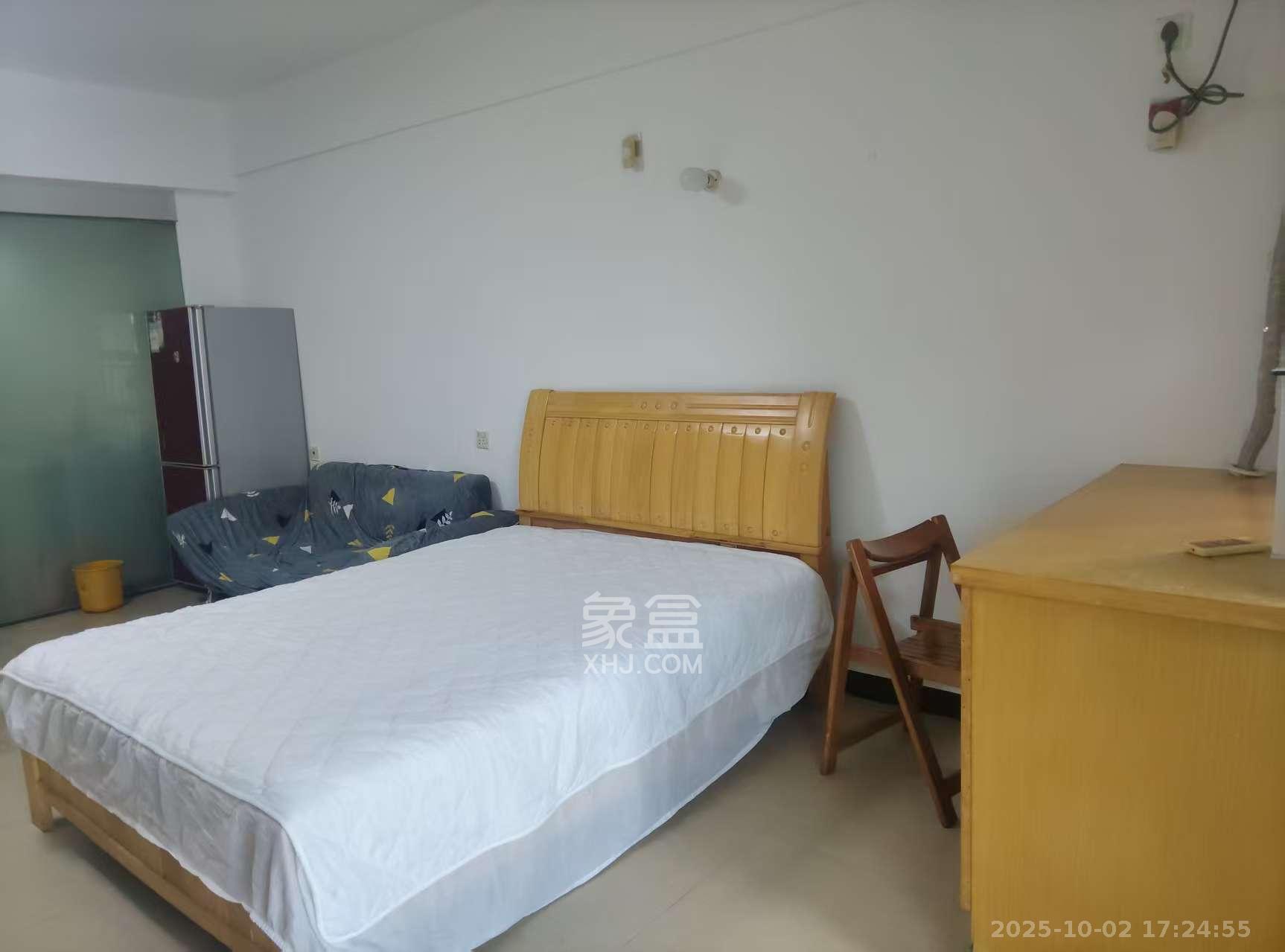 天健芙蓉盛世一期  1室1厅1卫    1400.0元/月室内图