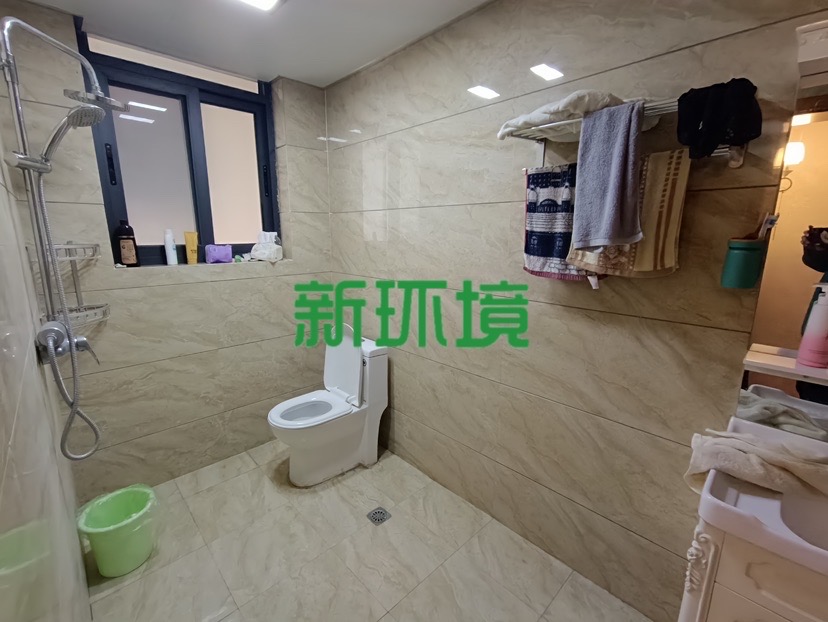 紫荆园别墅  6室2厅3卫    215.0万卫生间