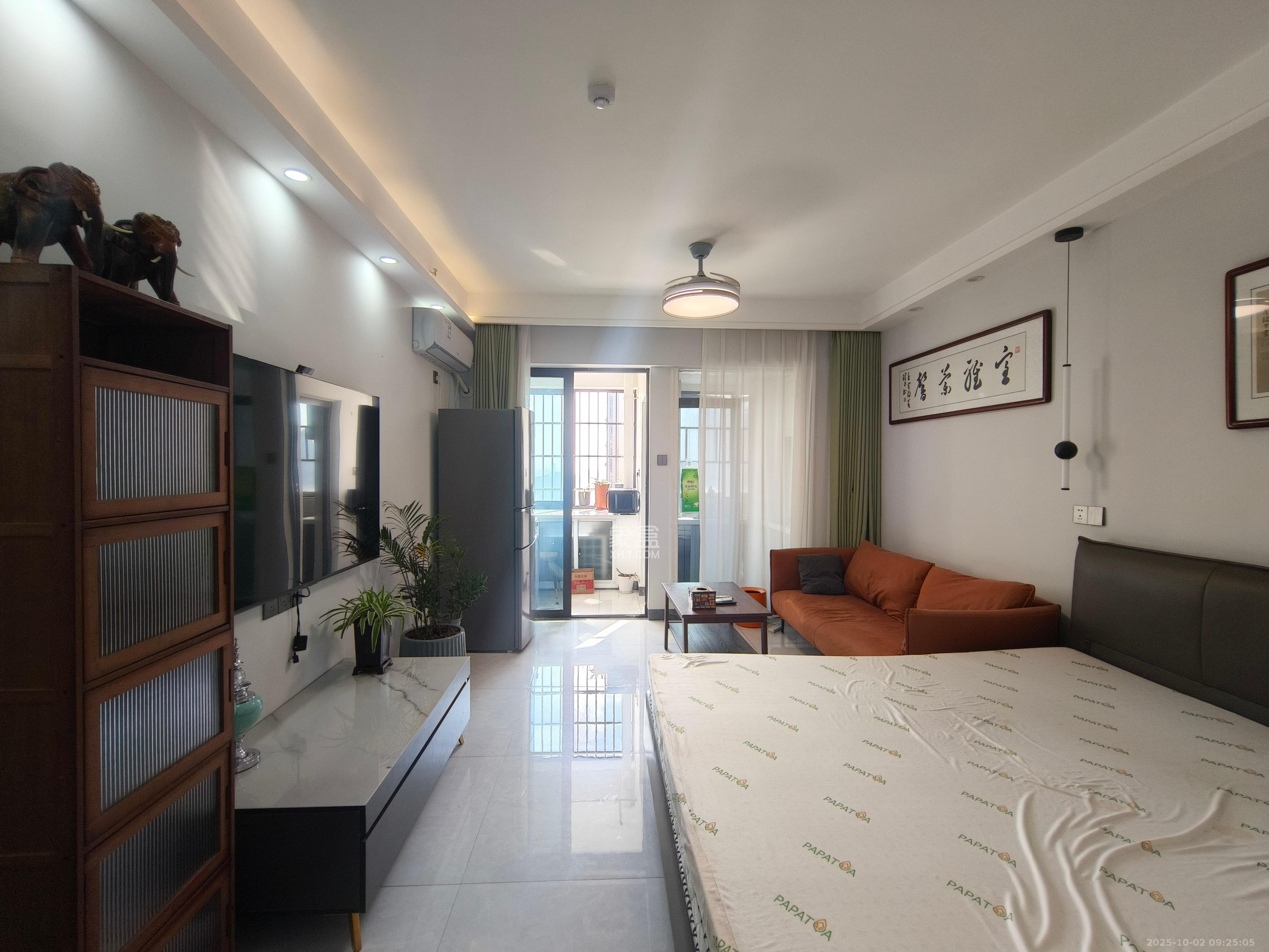 国泰九龙湾  1室1厅1卫    1600.0元/月 国泰九龙湾  1室1厅1卫    1600.0元/月室内图