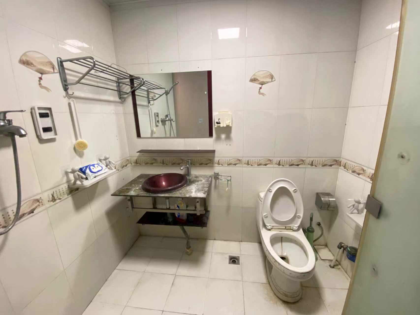 华贸大厦(华贸花苑) 2室1厅1卫 2200.0元/月 华贸大厦(华贸花苑) 2室1厅1卫 2200.0元/月室内图