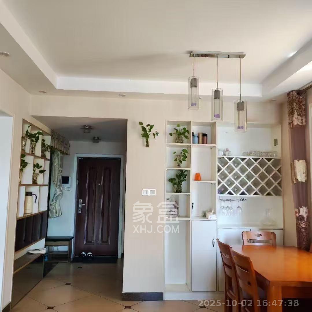 欧莱雅郡 3室2厅1卫 1800.0元/月 欧莱雅郡 3室2厅1卫 1800.0元/月室内图