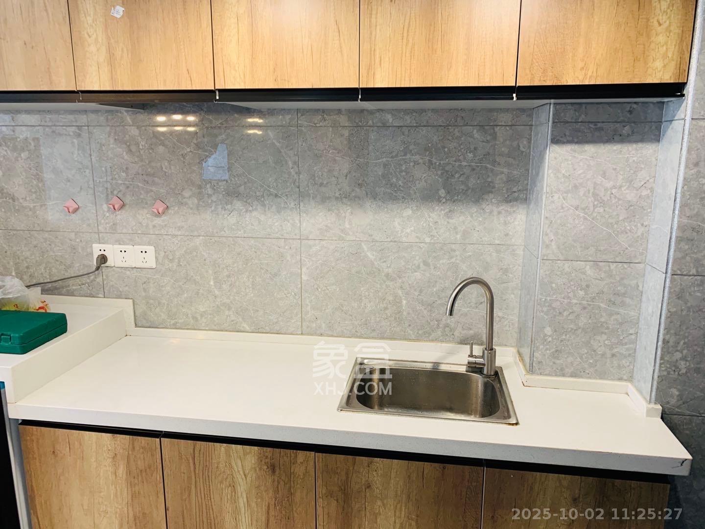 裕天国际商汇中心 1室1厅1卫 1800.0元/月 裕天国际商汇中心 1室1厅1卫 1800.0元/月室内图