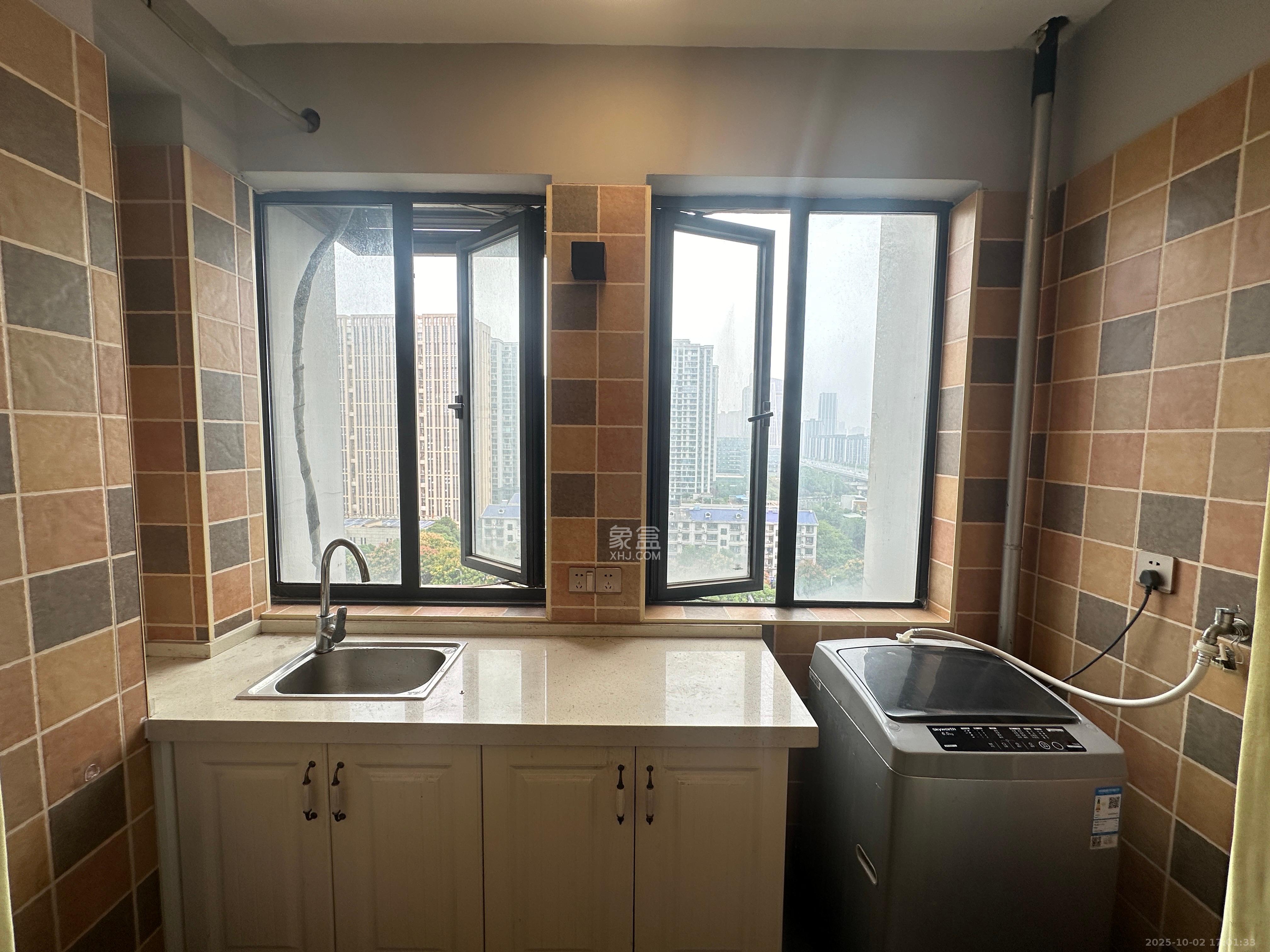 欧亚达国际广场 1室1厅1卫 1400.0元/月 欧亚达国际广场 1室1厅1卫 1400.0元/月室内图