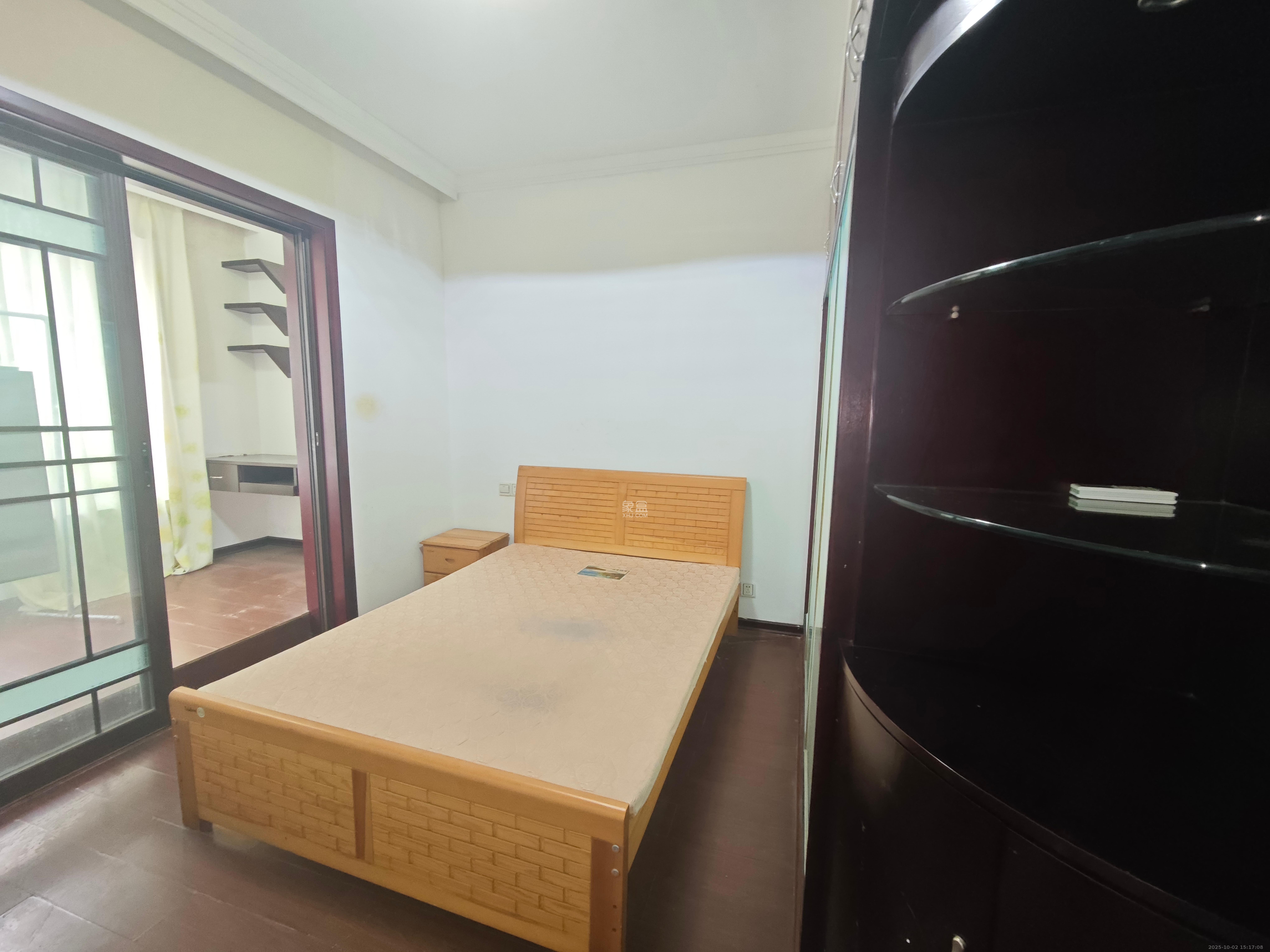 楚天馨苑 3室2厅2卫 2200.0元/月 楚天馨苑 3室2厅2卫 2200.0元/月室内图