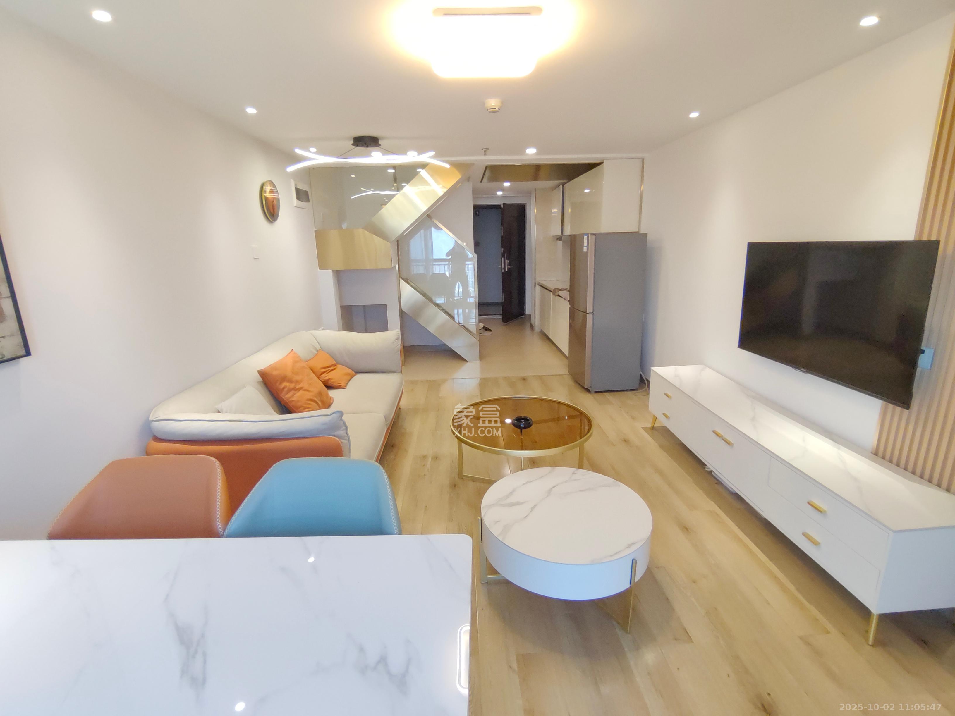 万润时光里  2室1厅1卫    2300.0元/月室内图