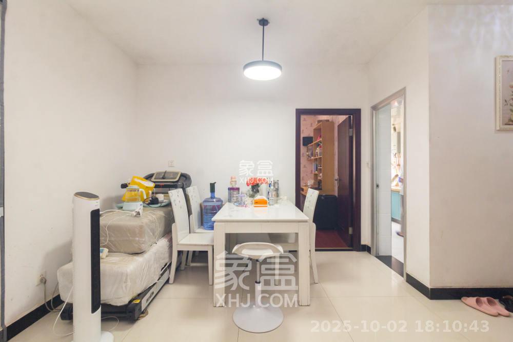 东业苹果社区 3室2厅2卫 1800.0元/月 东业苹果社区 3室2厅2卫 1800.0元/月小区图