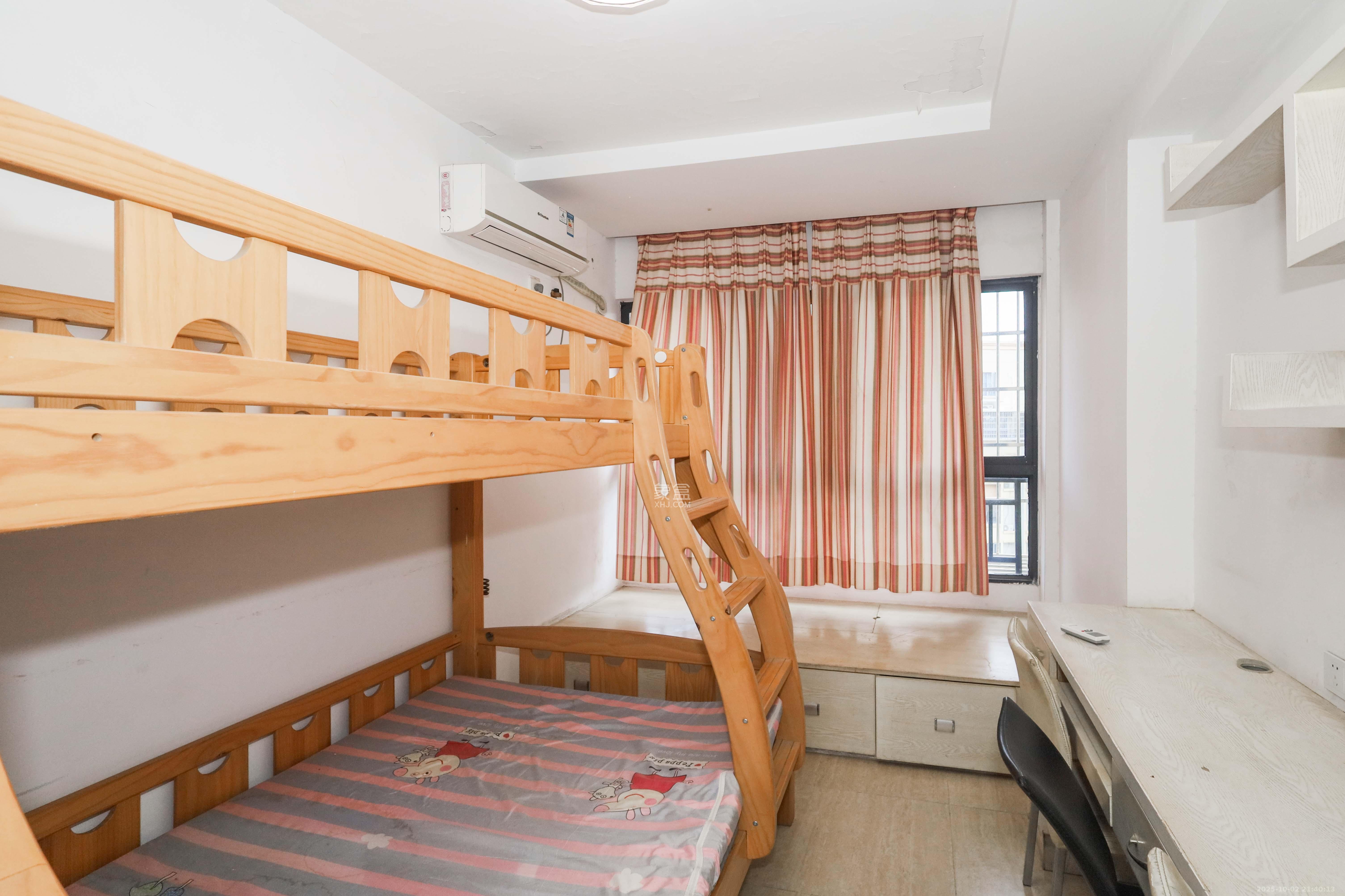 保利麓谷林语A区  3室2厅1卫    79.0万卧室