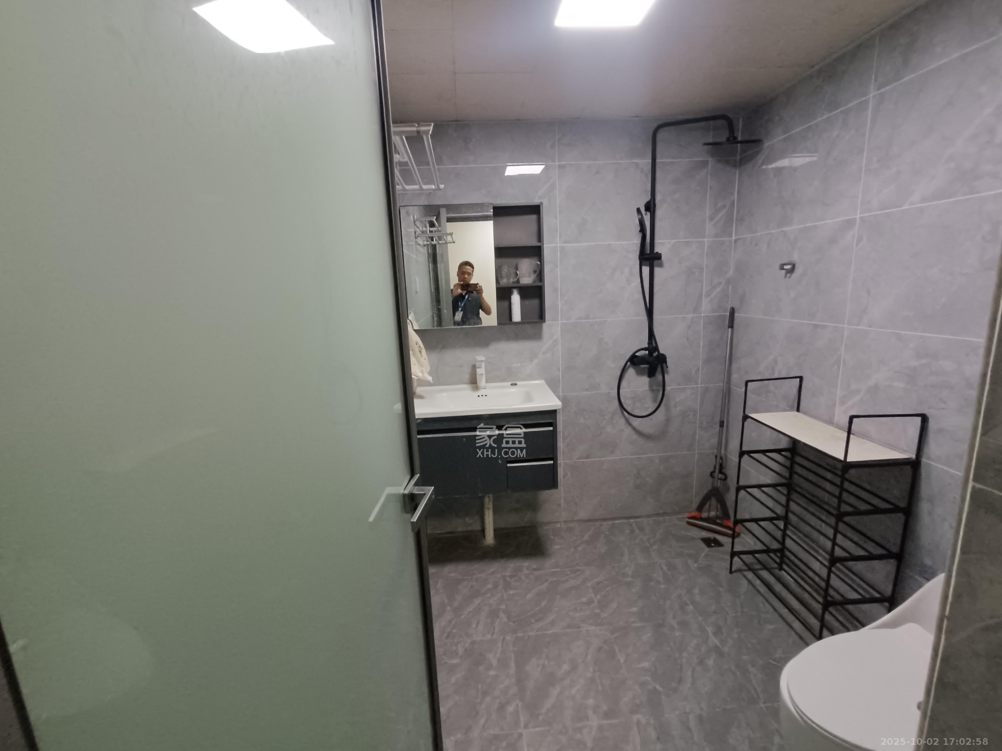 好家园  3室2厅1卫   1800.00元/月室内图