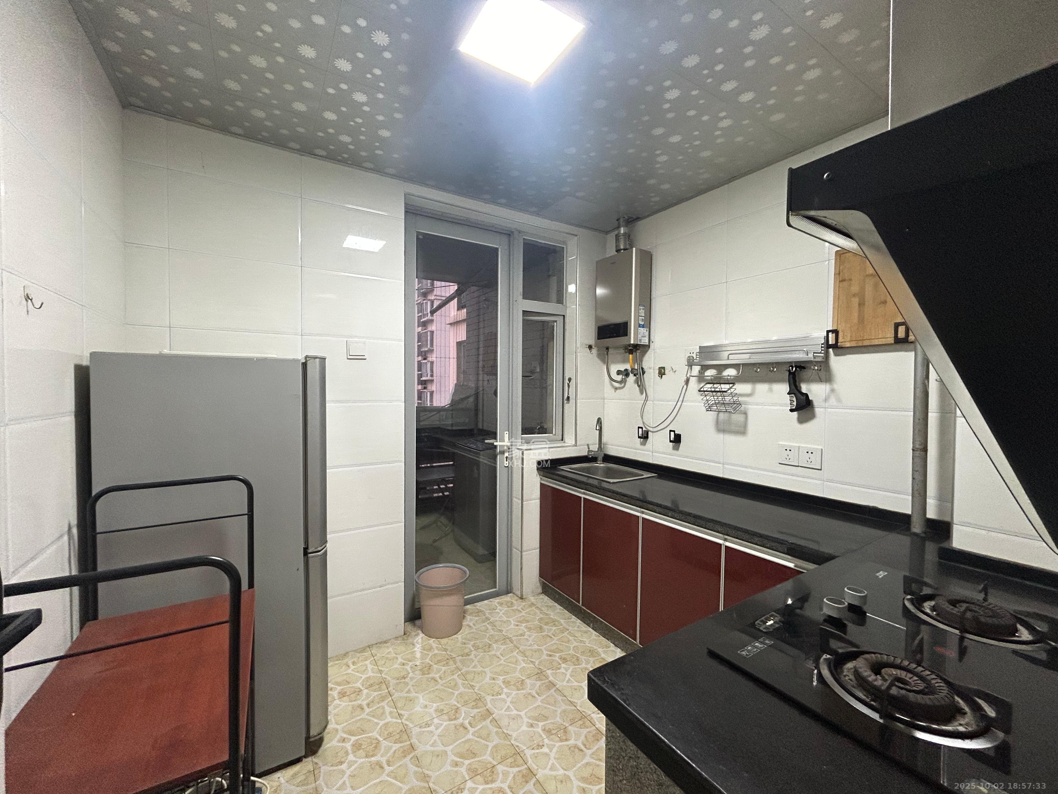 金龙苑 2室2厅1卫 1800.0元/月 金龙苑 2室2厅1卫 1800.0元/月室内图