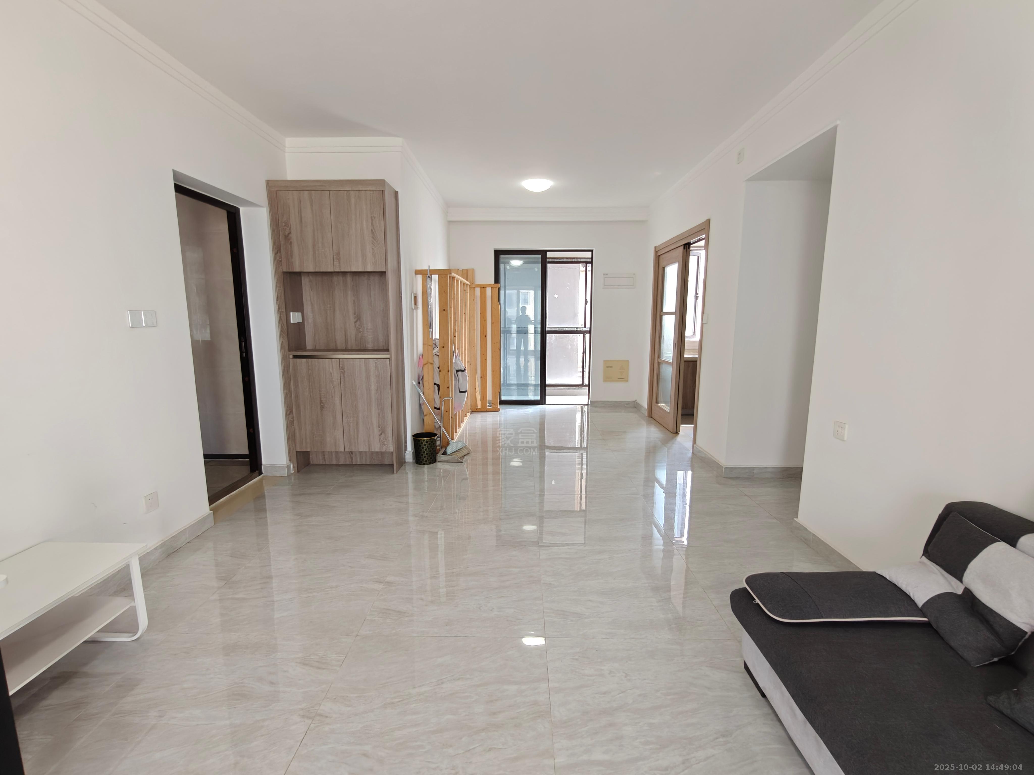 蓝溪谷 3室2厅2卫 2000.0元/月 蓝溪谷 3室2厅2卫 2000.0元/月室内图