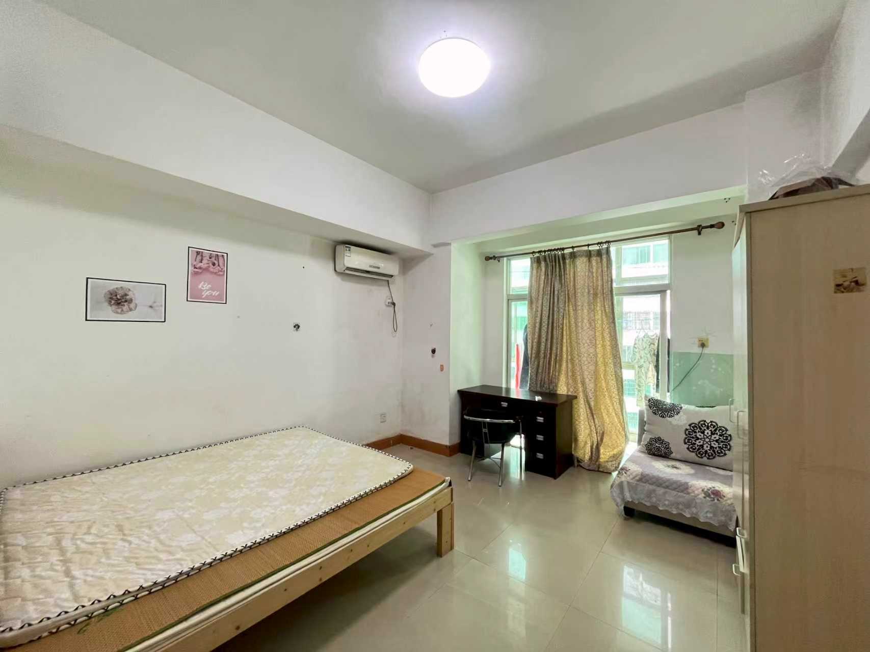 华贸大厦(华贸花苑) 2室2厅1卫 1800.0元/月 华贸大厦(华贸花苑) 2室2厅1卫 1800.0元/月室内图